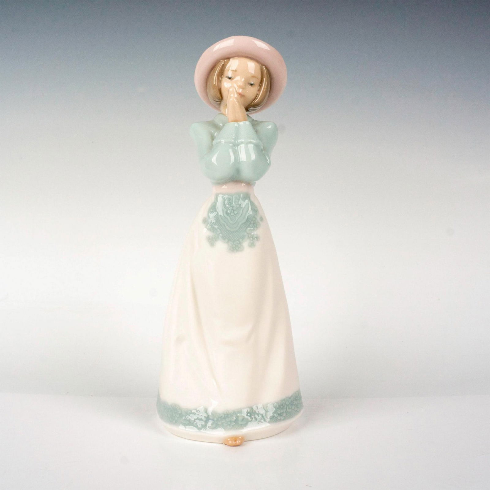 Nao by Lladro Figurine, Please Please 1224 (1 of 3)