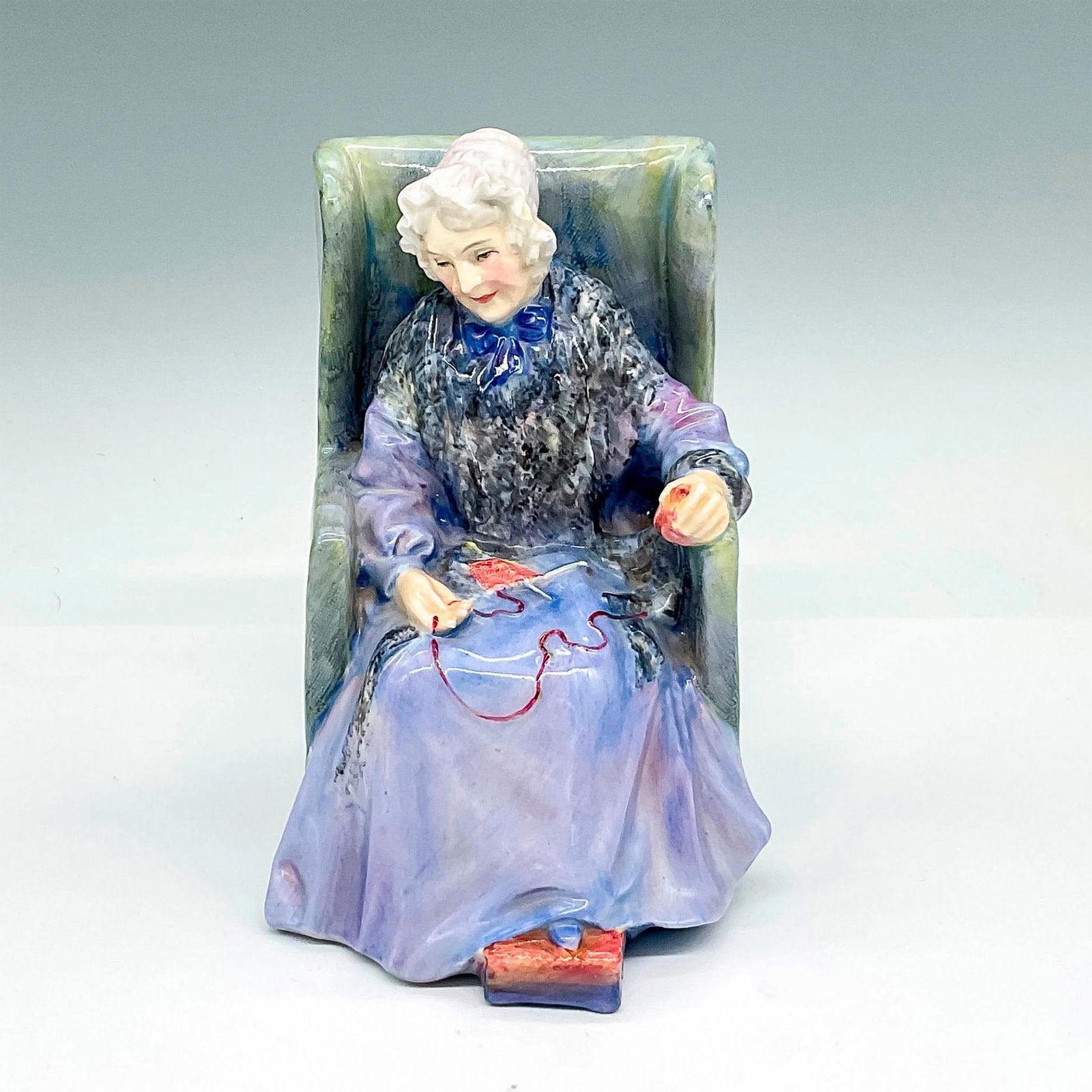 Joan HN1422 - Royal Doulton Figurine (1 of 3)