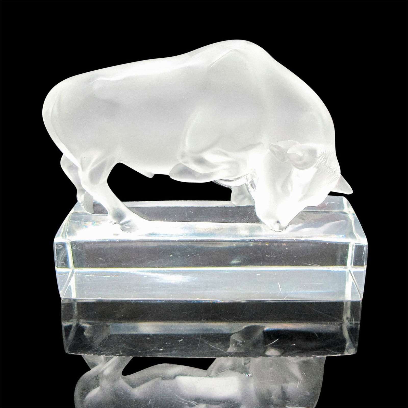 Lalique Crystal Paperweight Figurine, Bull (1 of 4)