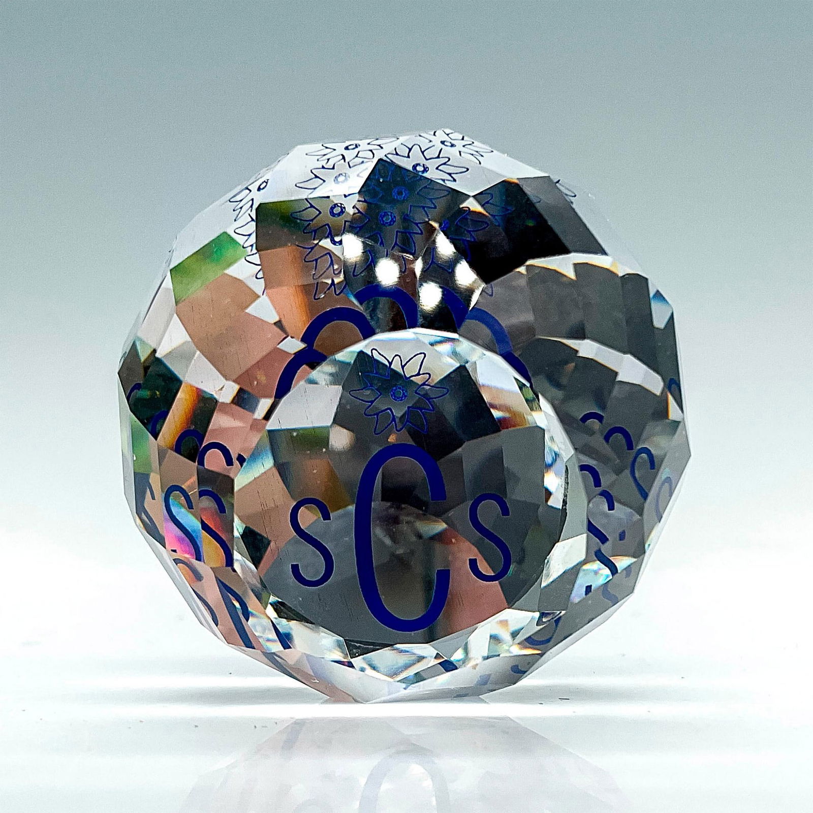 Swarovski Crystal Paperweight, Swarovski Collectors Society (1 of 4)