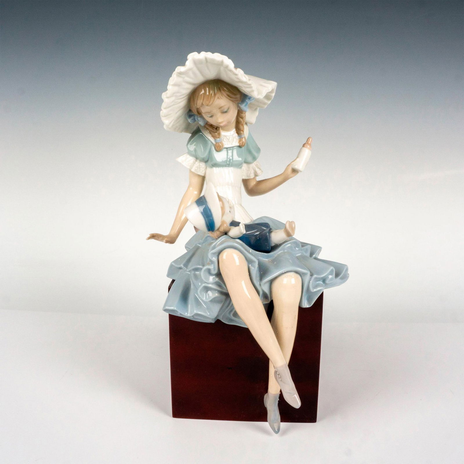 Cathy And Her Doll 1001380 - Lladro Porcelain Figurine (1 of 3)