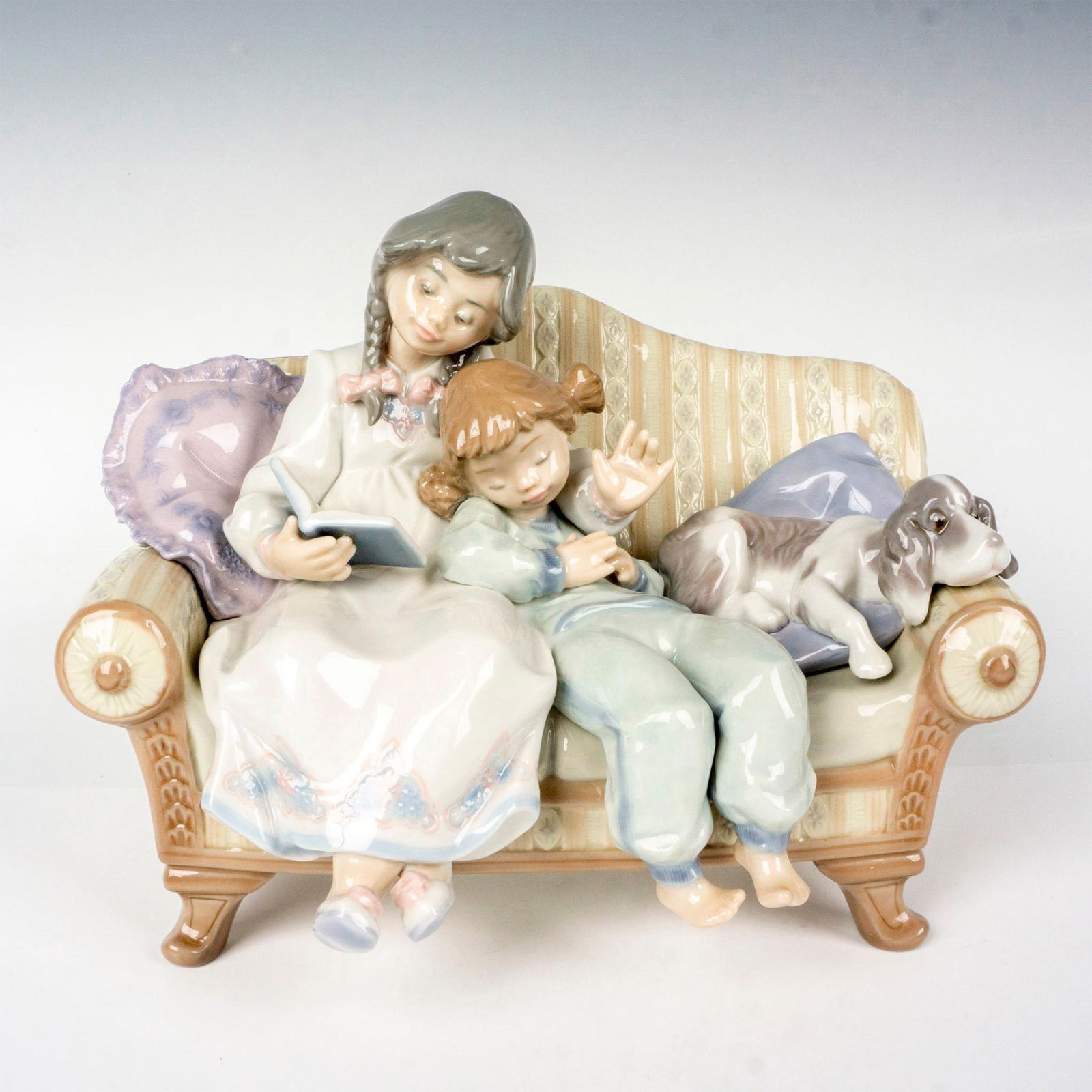 Big Sister 1005735 - Lladro Porcelain Figurine (1 of 4)