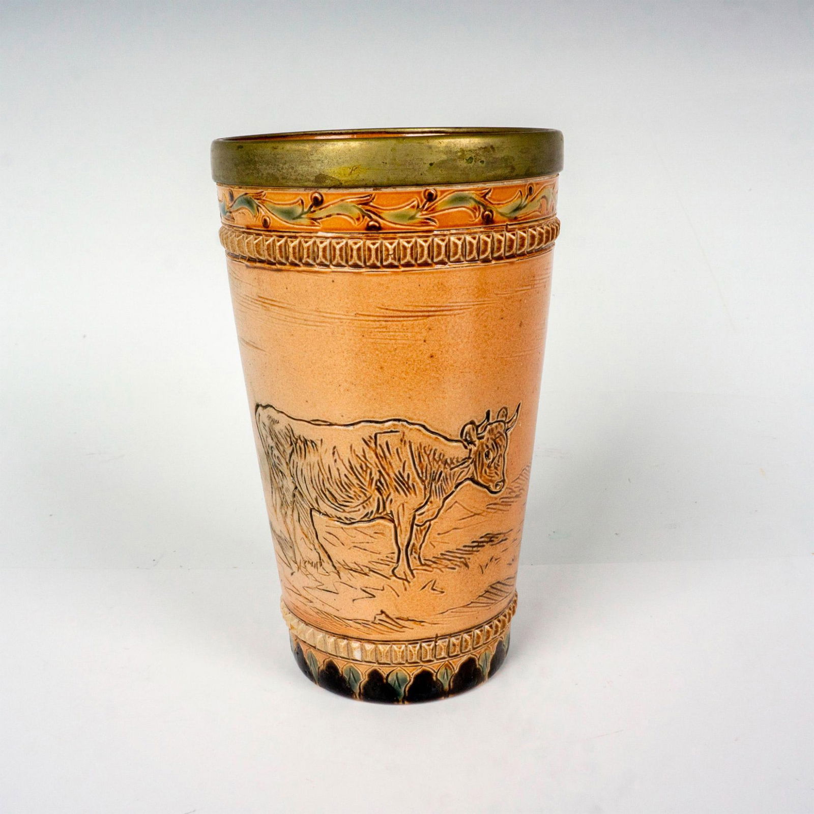 Doulton Lambeth Hannah Barlow Stoneware Beaker (1 of 3)