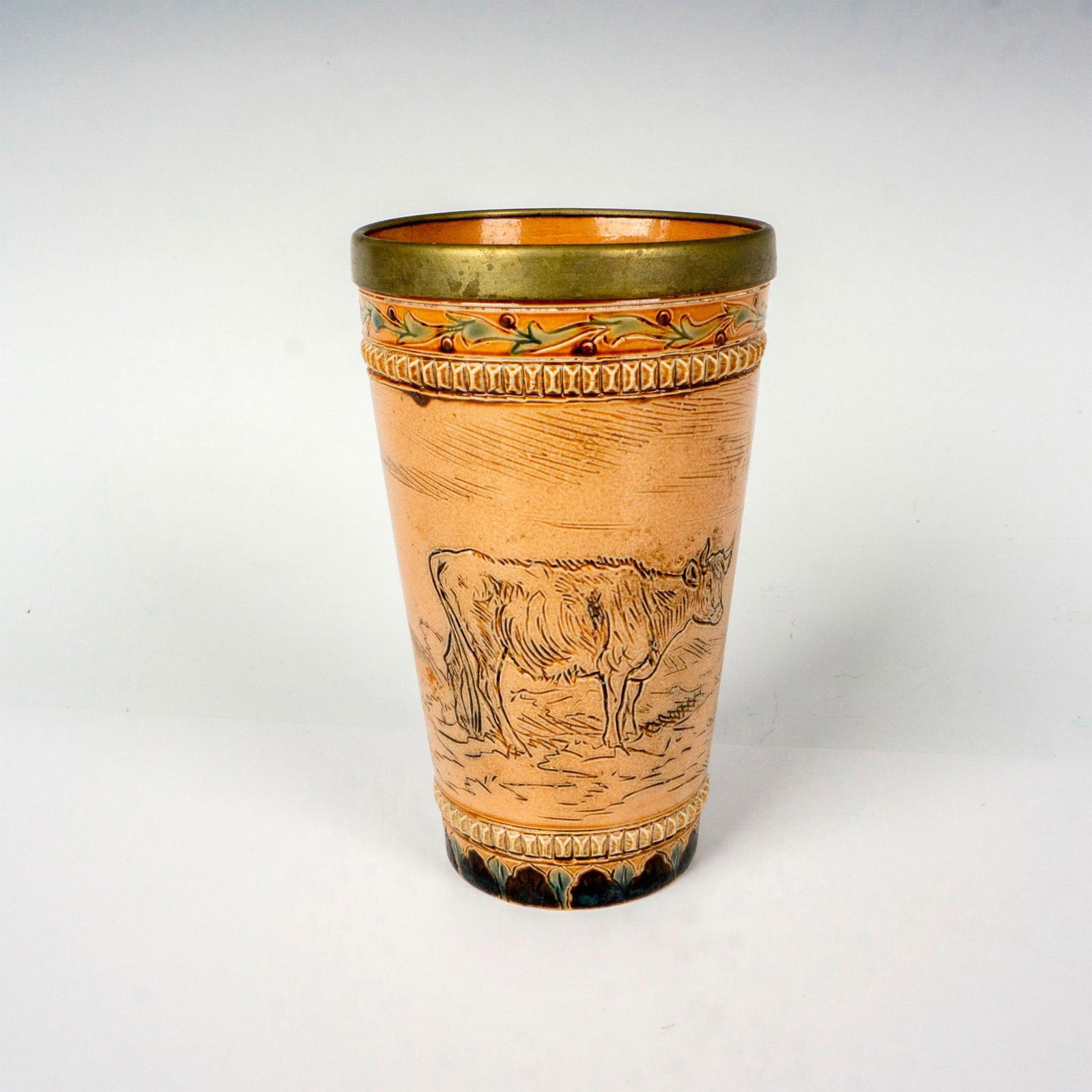 Doulton Lambeth Hannah Barlow Stoneware Beaker (1 of 3)