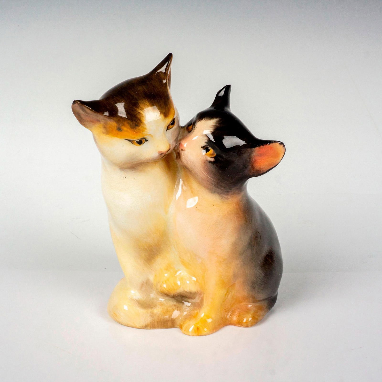 Royal Doulton Figurine, Cats HN234 (1 of 3)