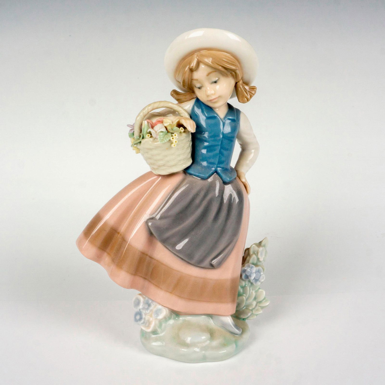 Sweet Scent 1005221 - Lladro Porcelain Figurine (1 of 3)