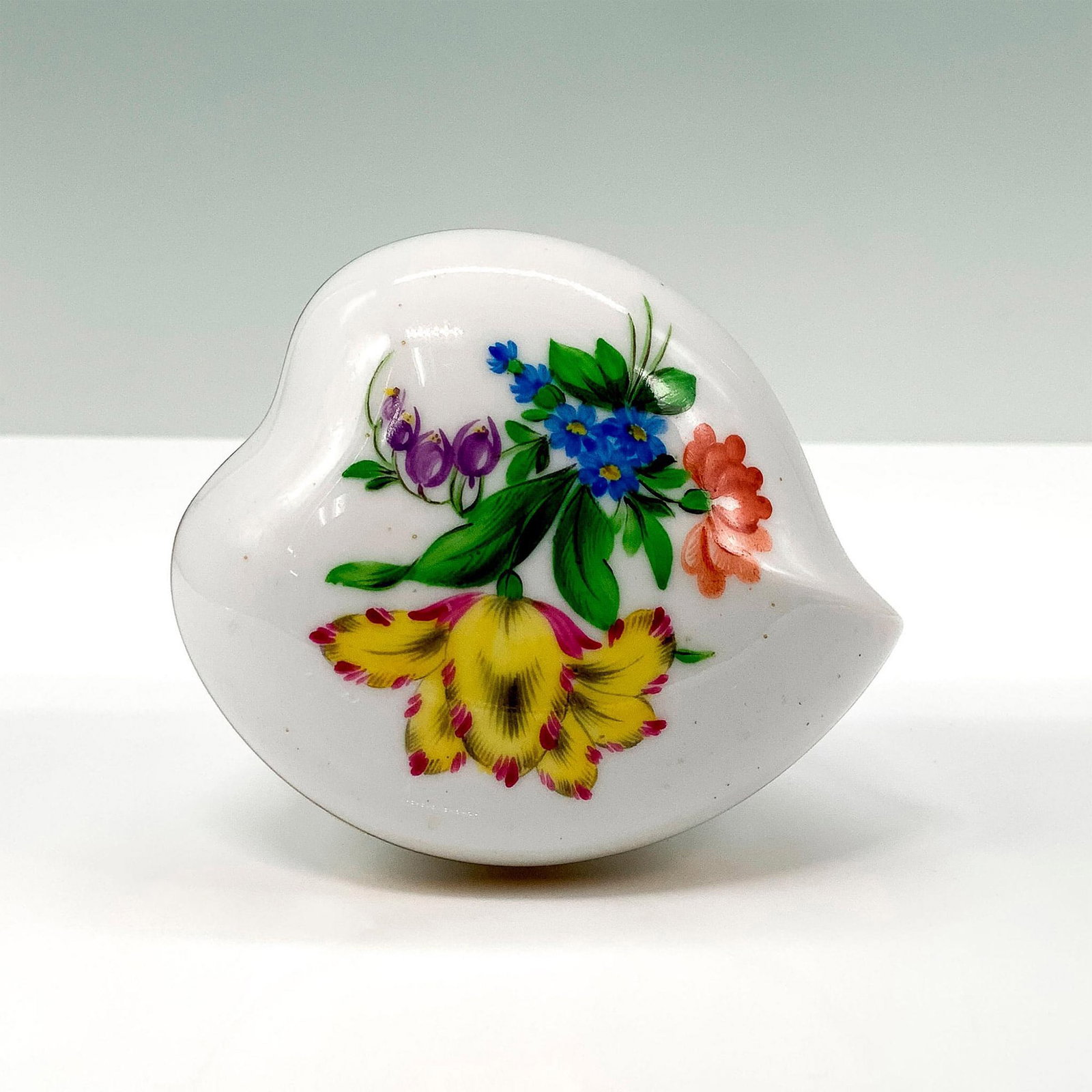 Herend Floral Lidded Heart Box (1 of 4)