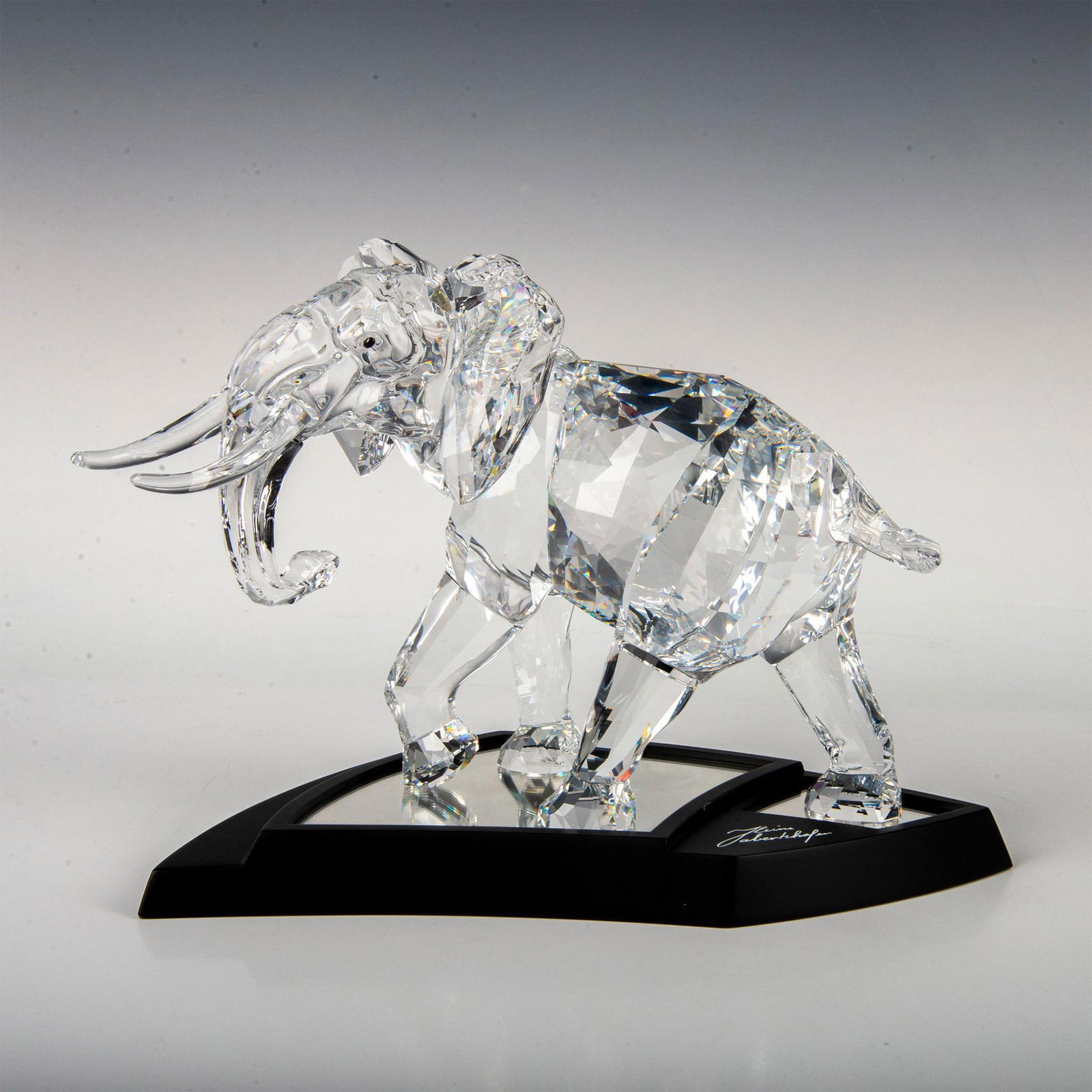 Swarovski Crystal Figurine, Elephant 854407 (1 of 4)