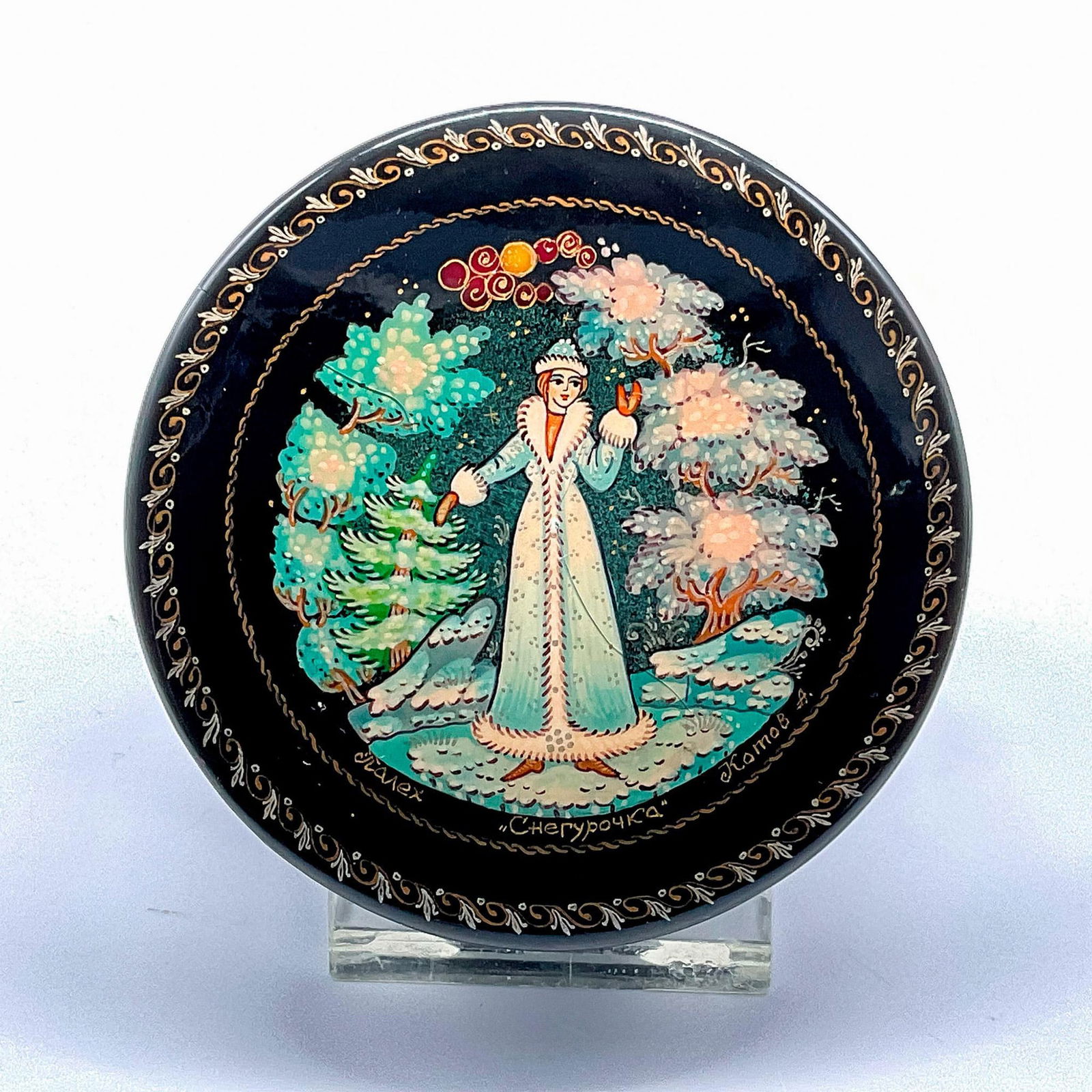 Palekh Snow Maiden Round Russian Black Lacquer Box (1 of 3)