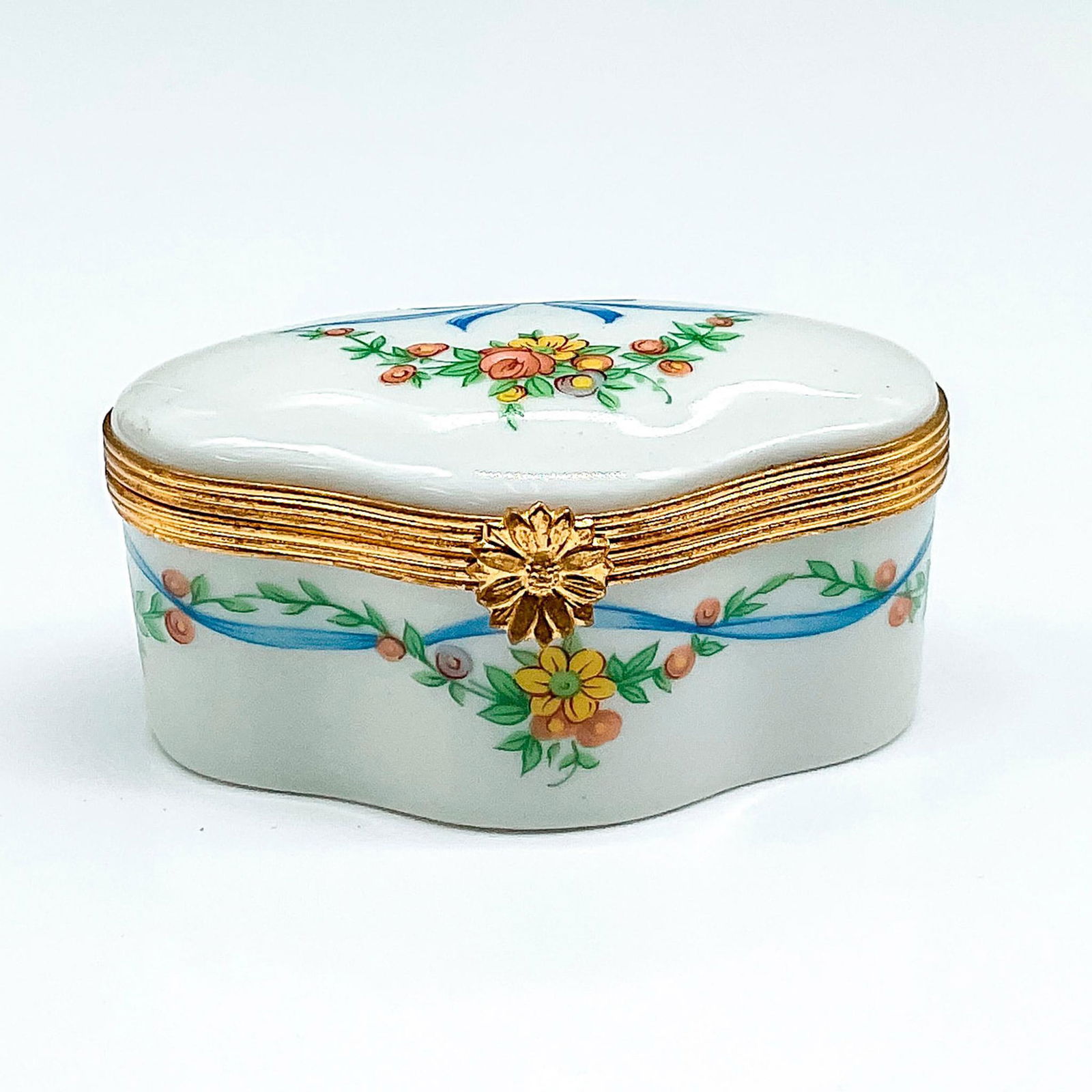 Limoges Artoria Porcelain Trinket Box (1 of 4)
