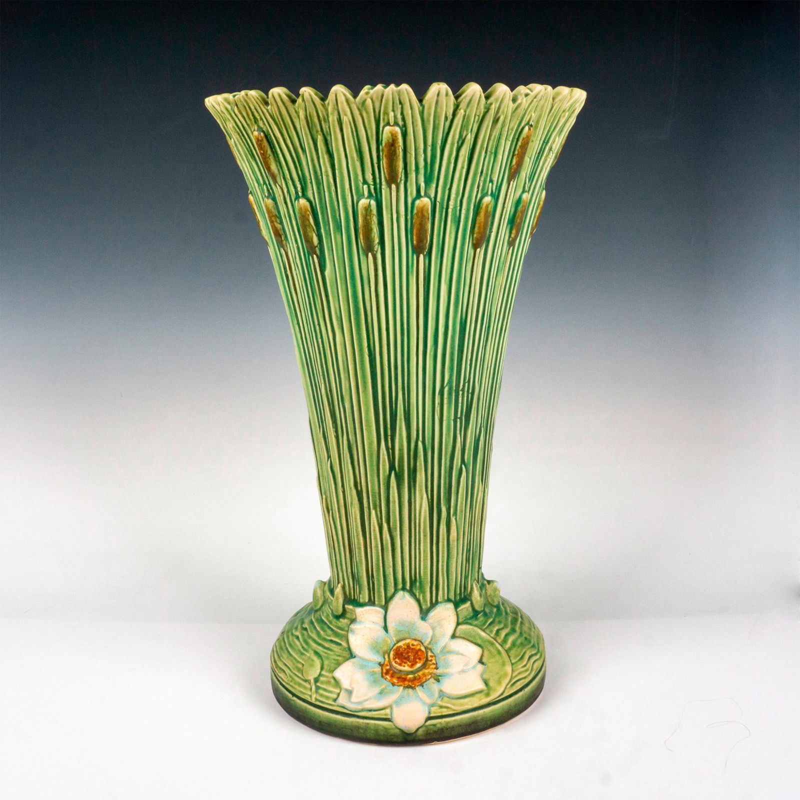 Weller Pottery Floor Vase, Green Ardsley Auction