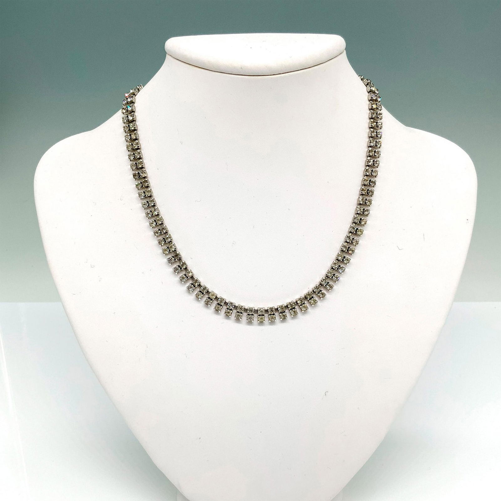 Elegant Clear Rhinestone Necklace (1 of 2)