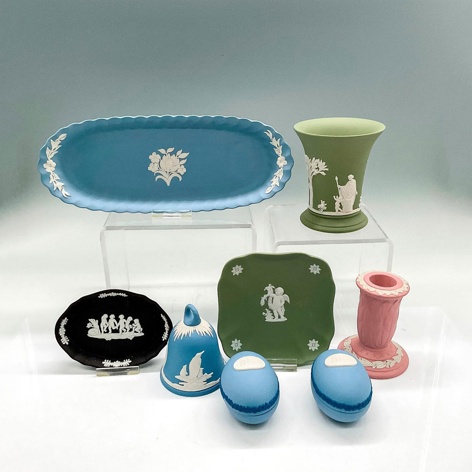 8pc Wedgwood Jasperware Vanity Table Accents (1 of 9)