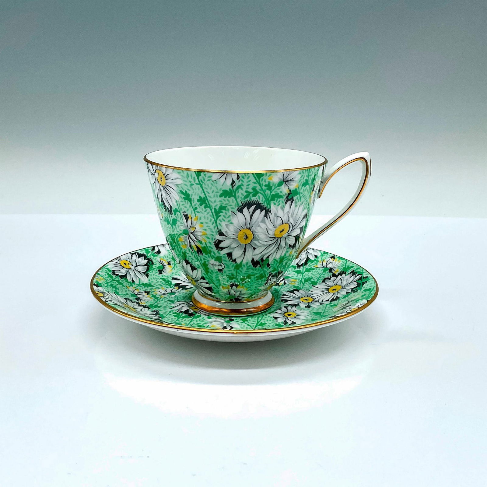2pc Shelley China Daisy Teacup and Saucer (1 of 3)