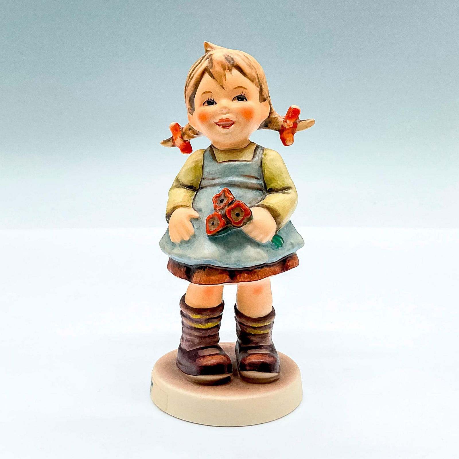 Goebel Hummel Porcelain Figurine, Flower Girl HUM 548 (1 of 4)
