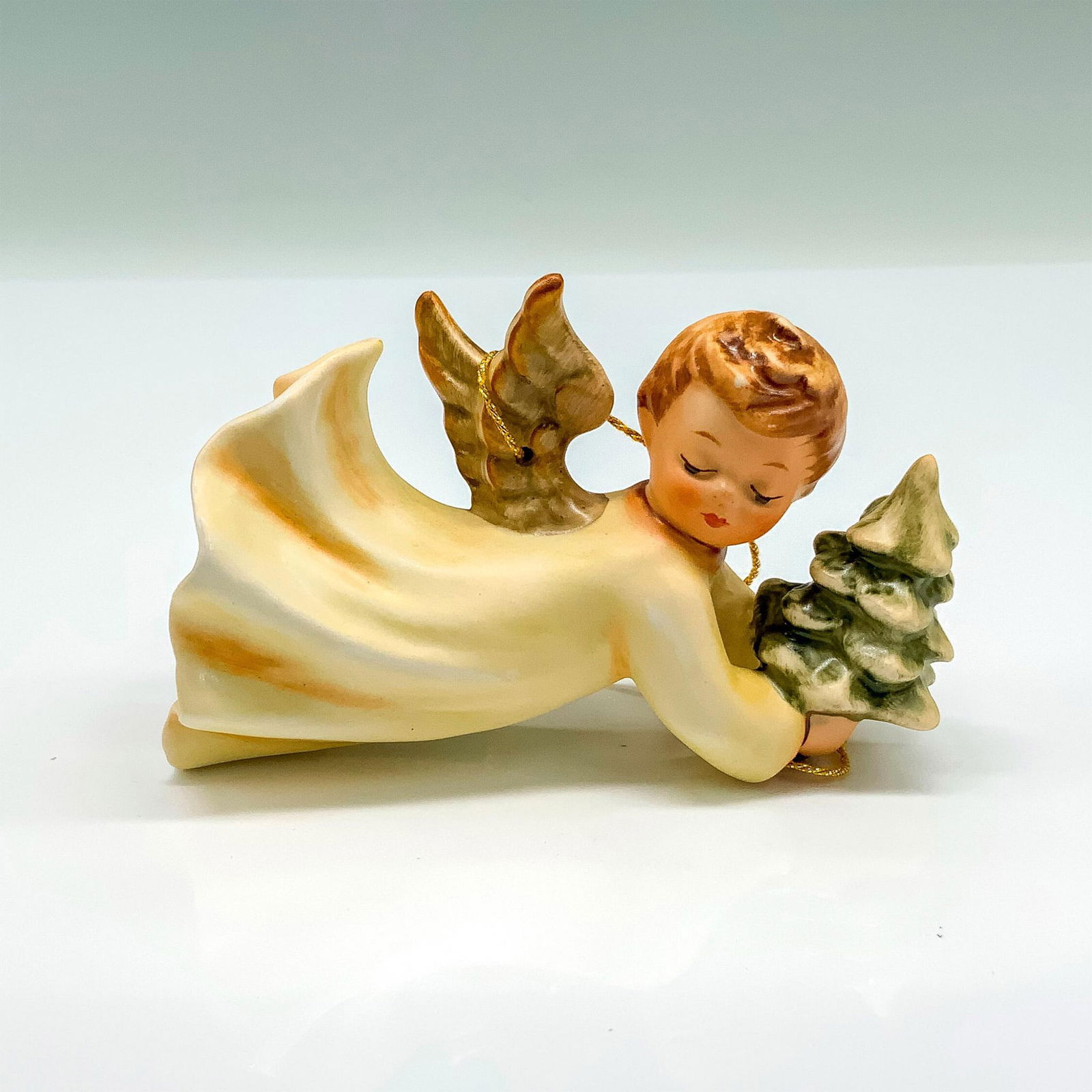 M.I. Hummel 1st Edition Christmas Ornament, Flying High 452 (1 of 4)