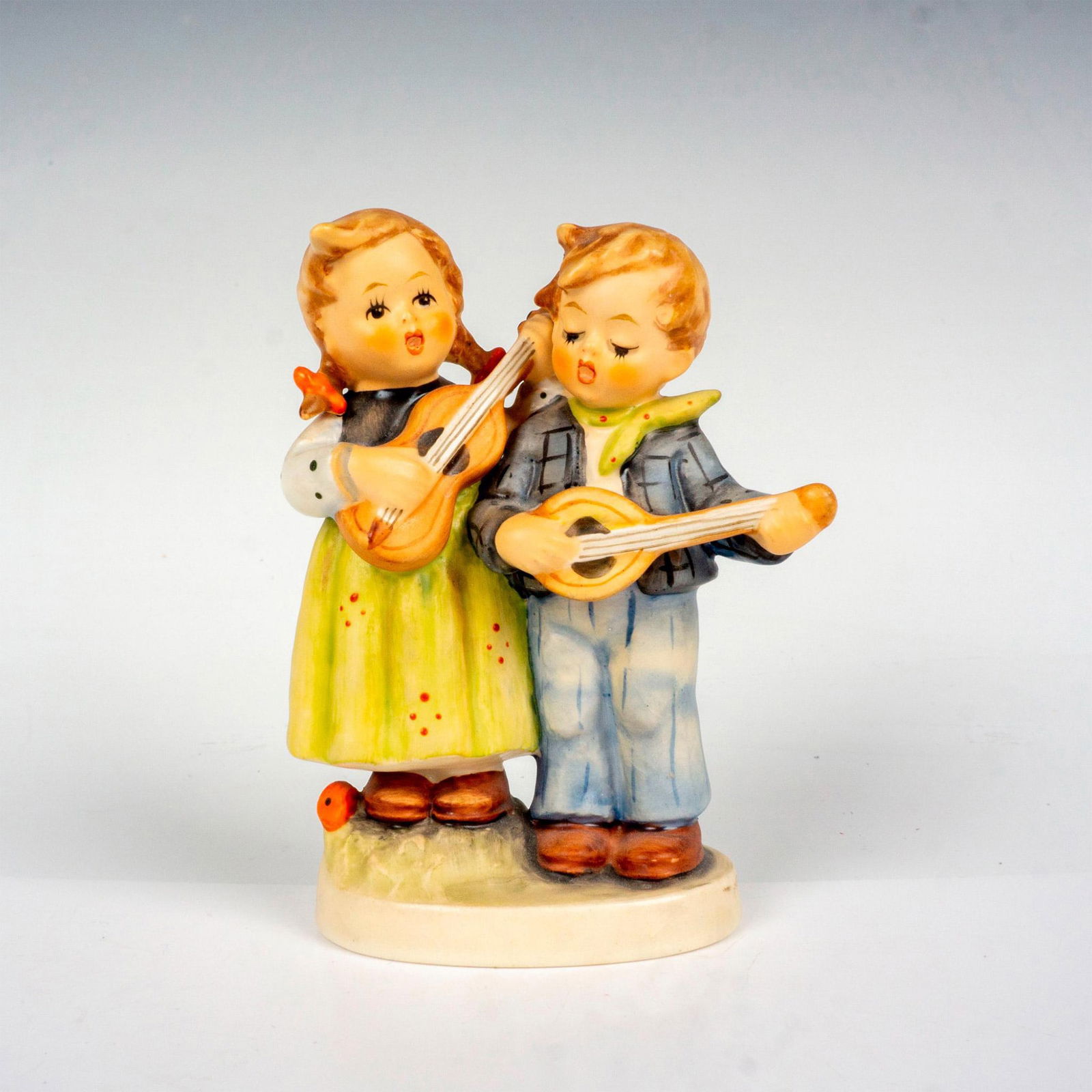 Goebel Hummel figurine, Happy Days (1 of 3)