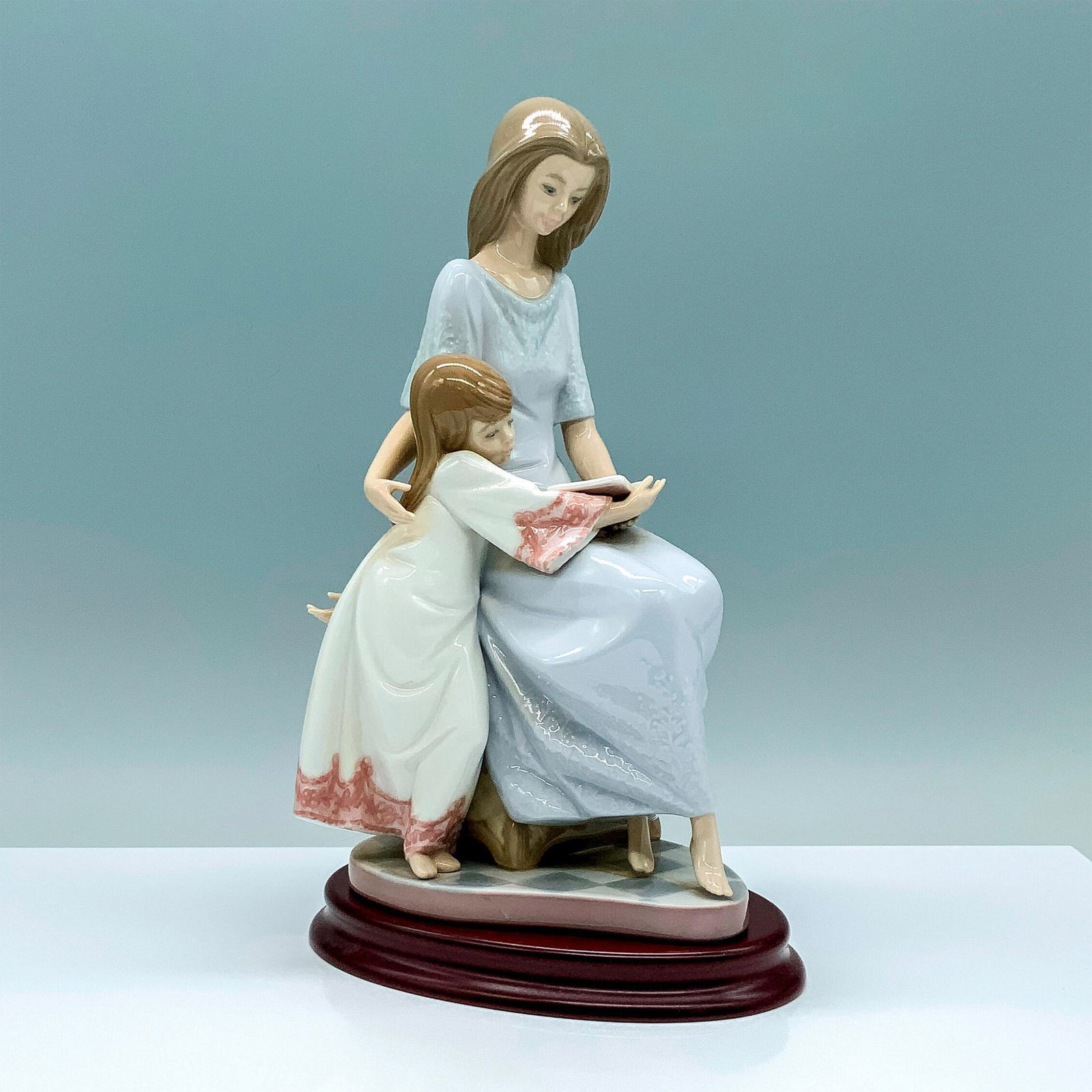 Bedtime Story 1005457 - Lladro Porcelain Figurine (1 of 3)