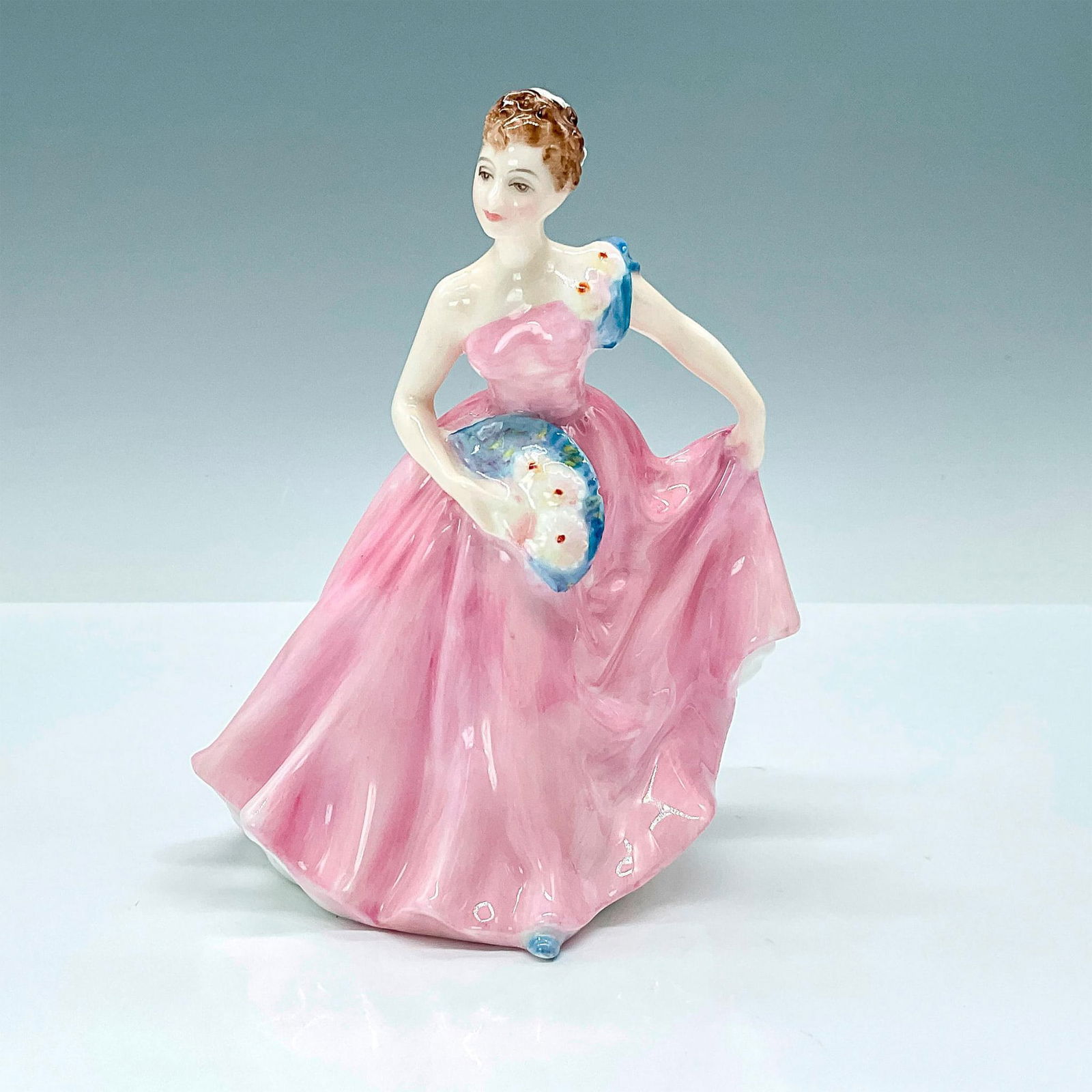 Invitation Hn2170 Royal Doulton Figurine Auction