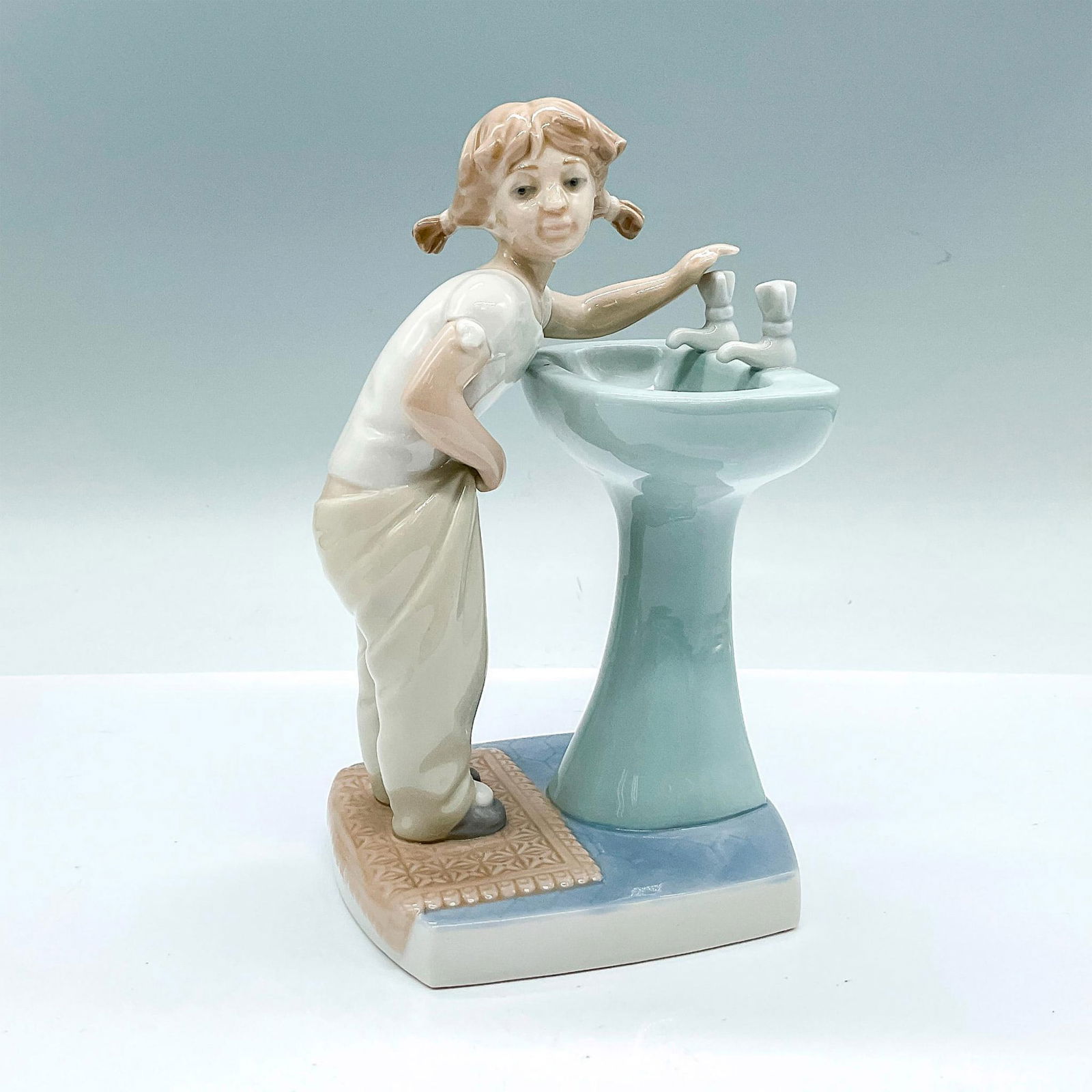 Clean Up Time 1004838 - Lladro Porcelain Figurine (1 of 3)