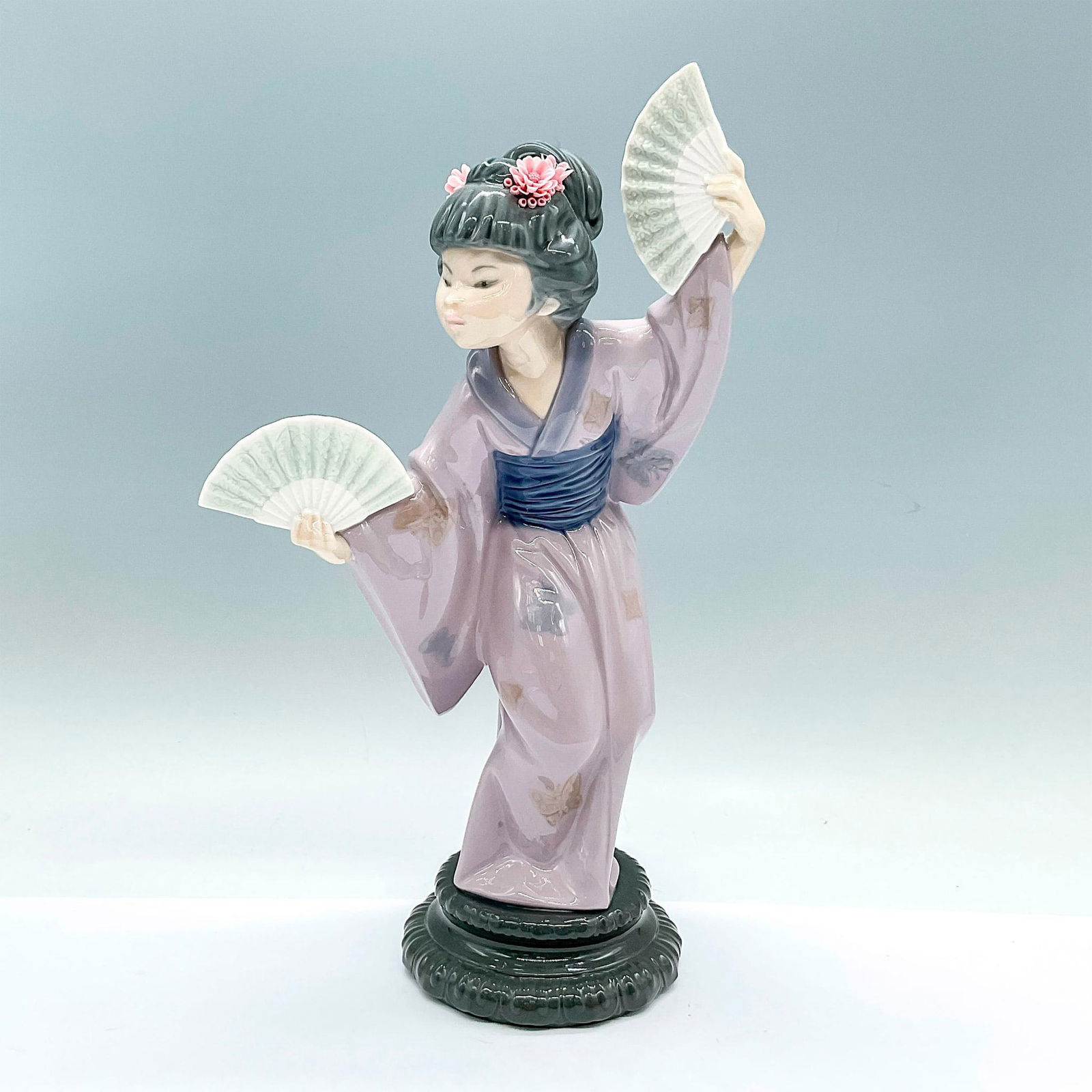 Madame Butterfly 1004991 - Lladro Porcelain Figurine (1 of 3)