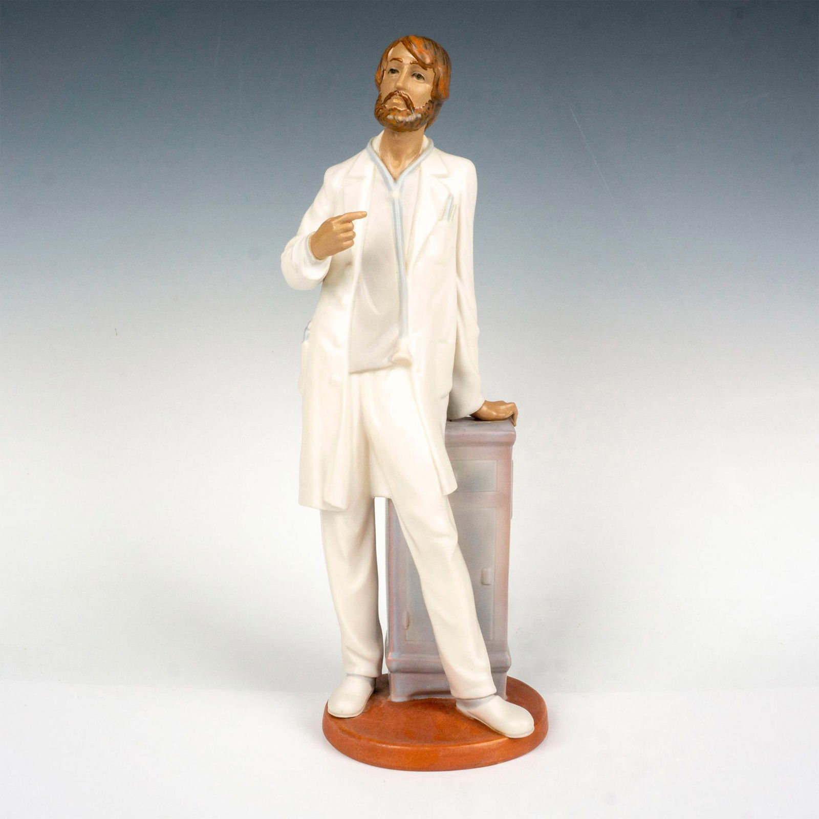 Physician 1012326 - Lladro Figurine (1 of 4)
