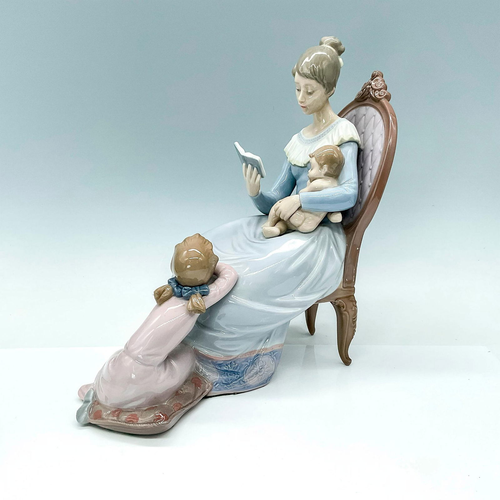 Story Hour 1005786 - Lladro Figurine (1 of 3)
