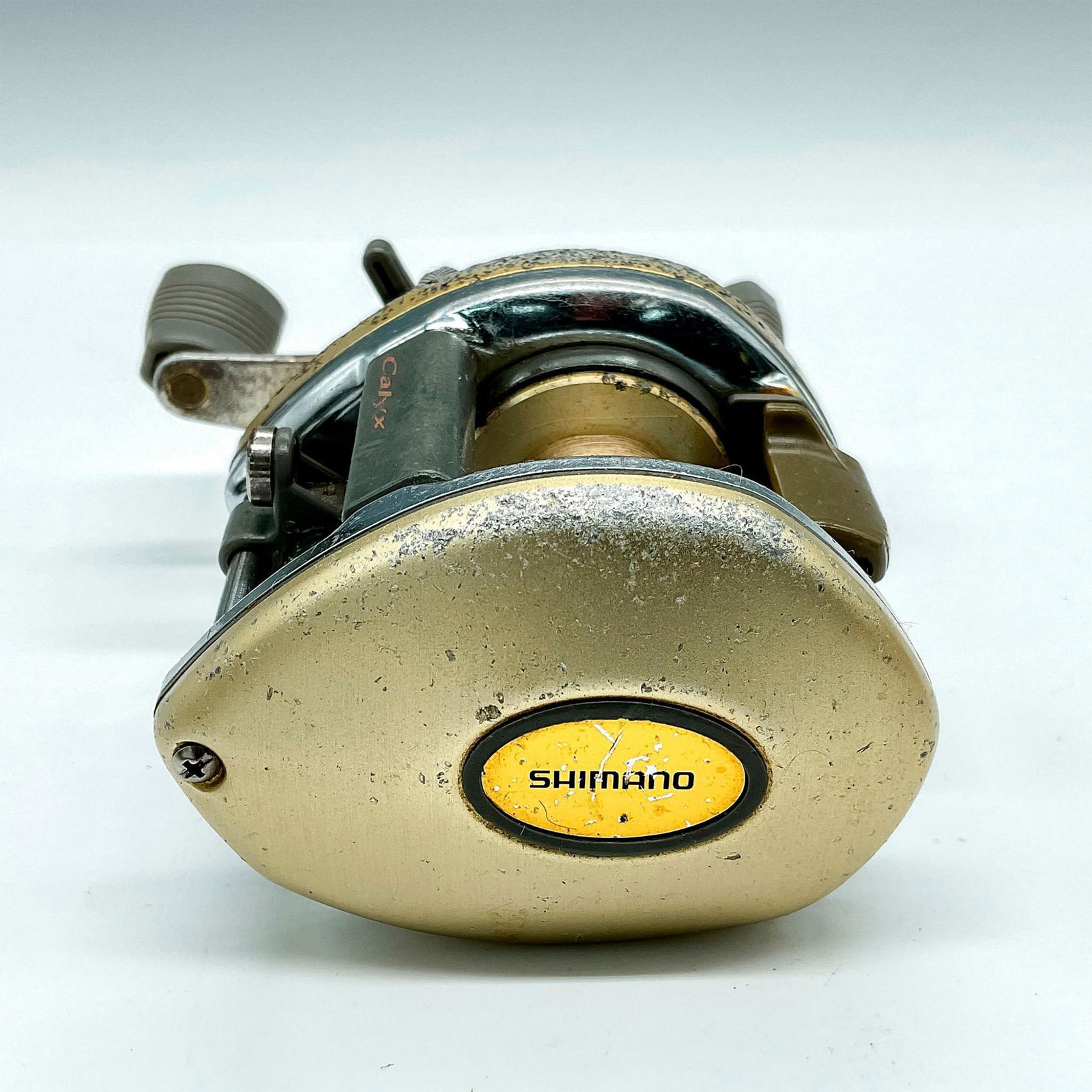 Shimano XH-P 200 Casting Reel (1 of 4)
