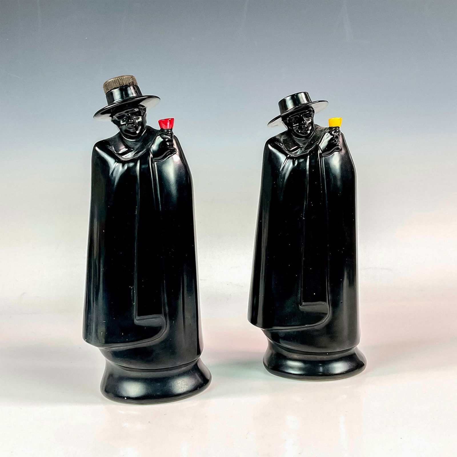 Pair of Royal Doulton Decanters, Don Sandeman (1 of 3)