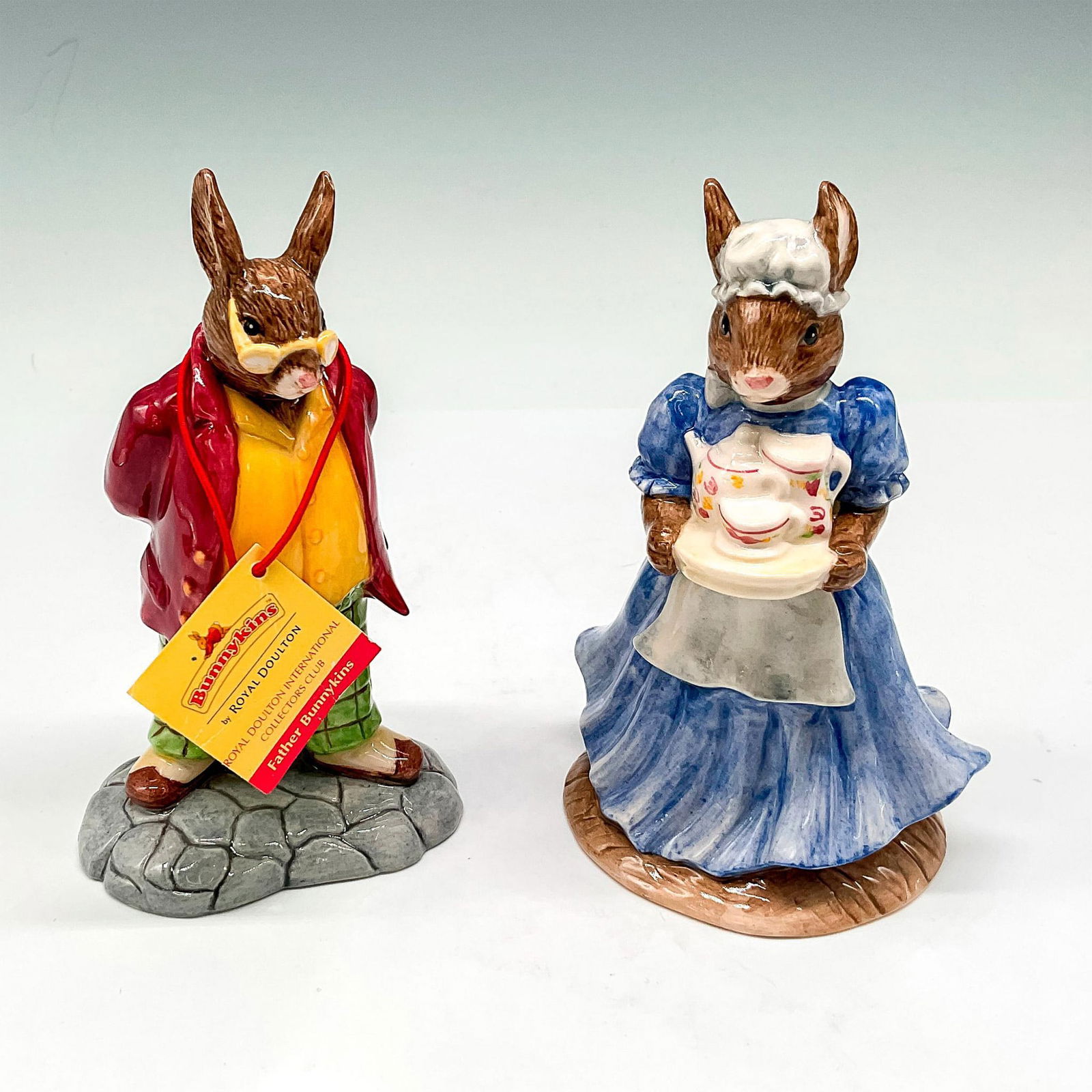 2pc Royal Doulton Bunnykins Figurines, Mother & Father (1 of 3)