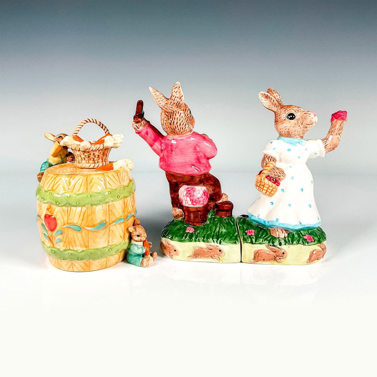 3pc Royal Doulton Bunnykins Shakers and Coin Bank (1 of 3)