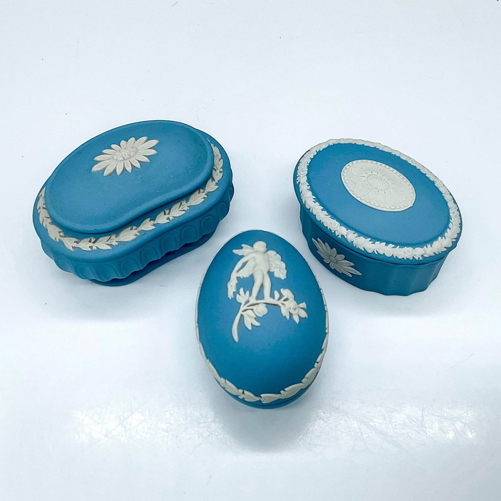 3pc Wedgwood Jasperware Blue & White Treasure Boxes (1 of 3)