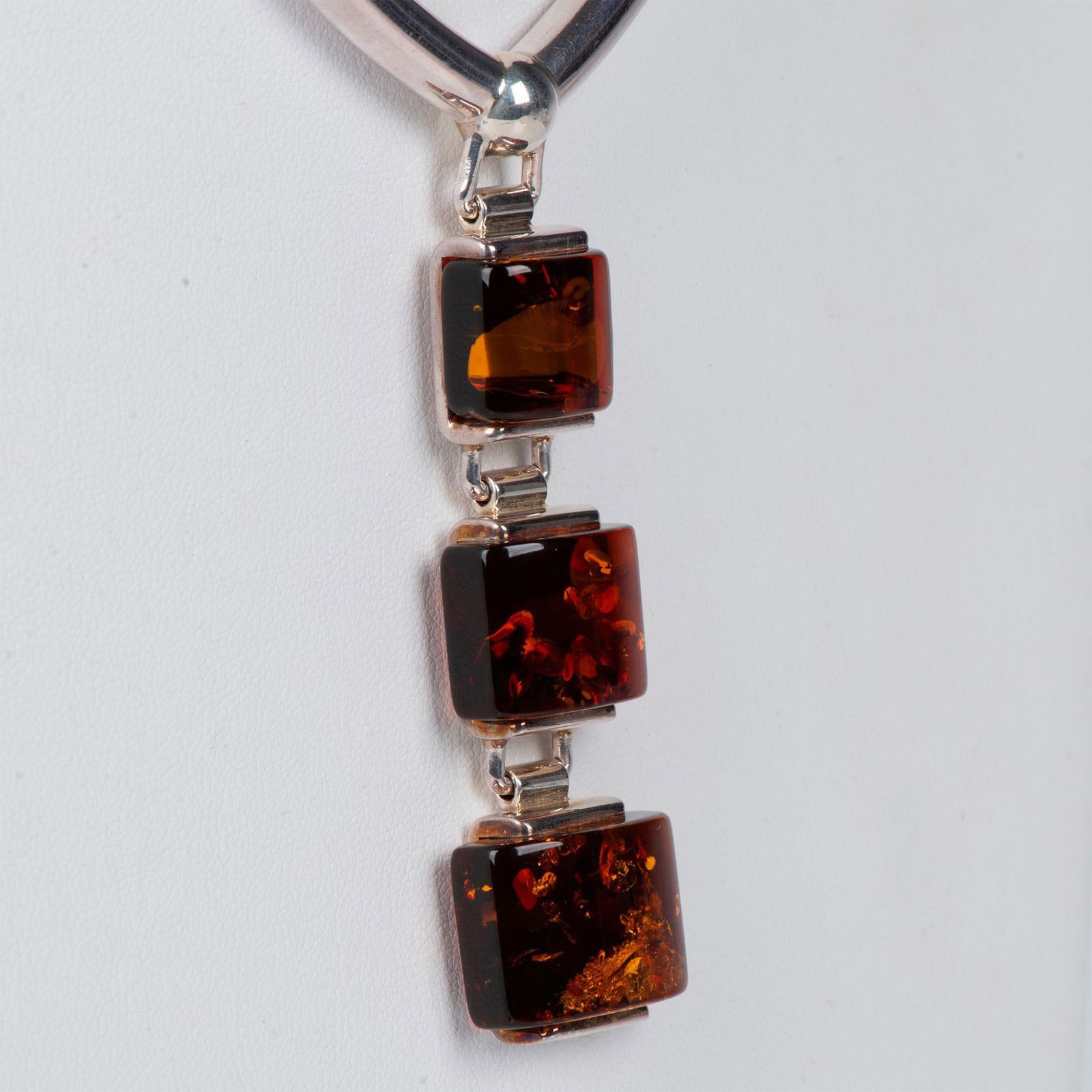 Stunning Sterling Silver & Amber Necklace (1 of 6)