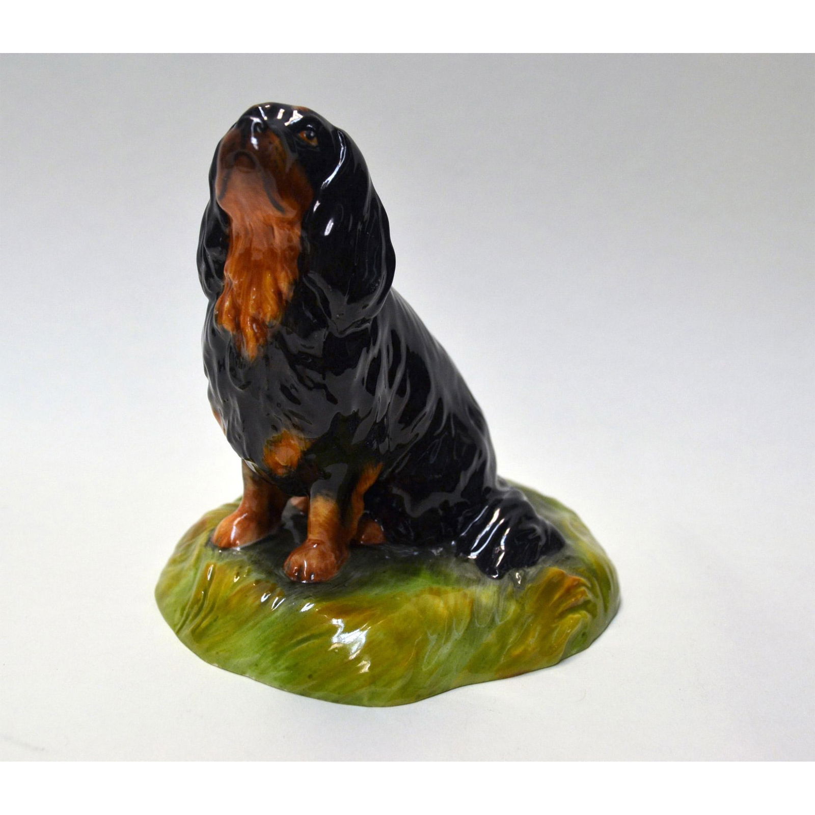 Royal Stratford Porcelain Rs Spaniel Dog Sculpture: English Bone China, Glazed Decorated, hand created, hand painted by the Artist of RS, signed MH. Issued: 1990's. Hallmark: Staffordshire, England. Made in England. Size: 4.25"h x 3.50"w x 3.75"d. Arti