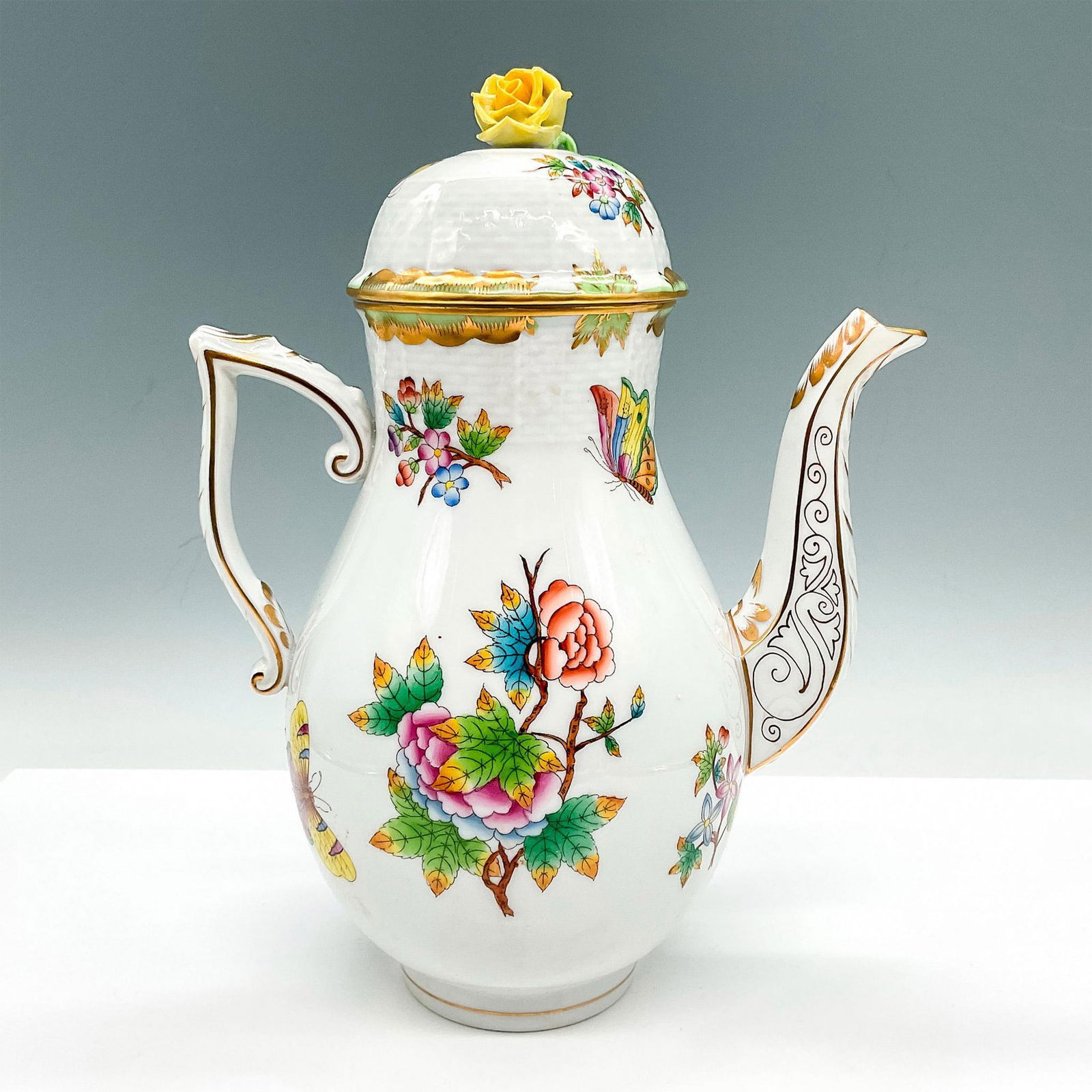 Herend Hungary Porcelain Coffee Pot with Lid, Queen Victoria (1 of 3)