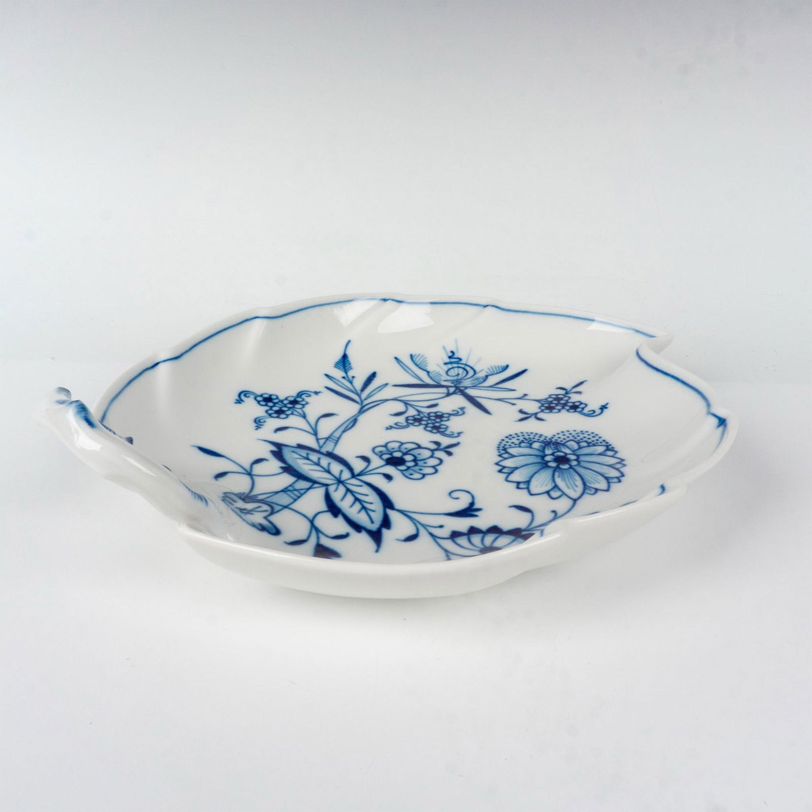 Meissen Porcelain Leaf Dish, Blue Onion (1 of 3)