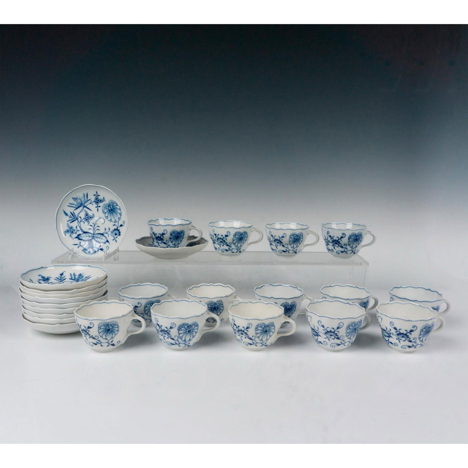 26pc Meissen Porcelain Cup and Saucer Sets, Blue Onion (1 of 5)