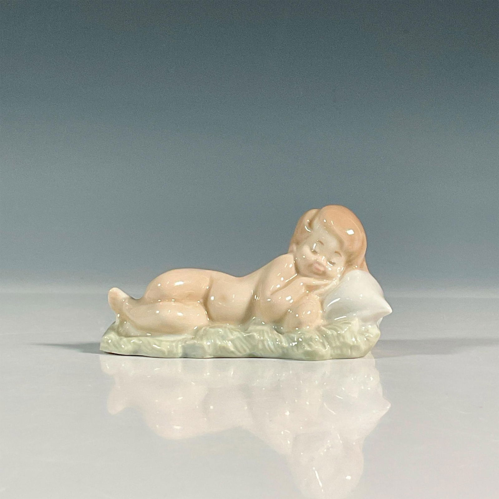 Baby Jesus 1004670 - Lladro Porcelain Figurine (1 of 3)