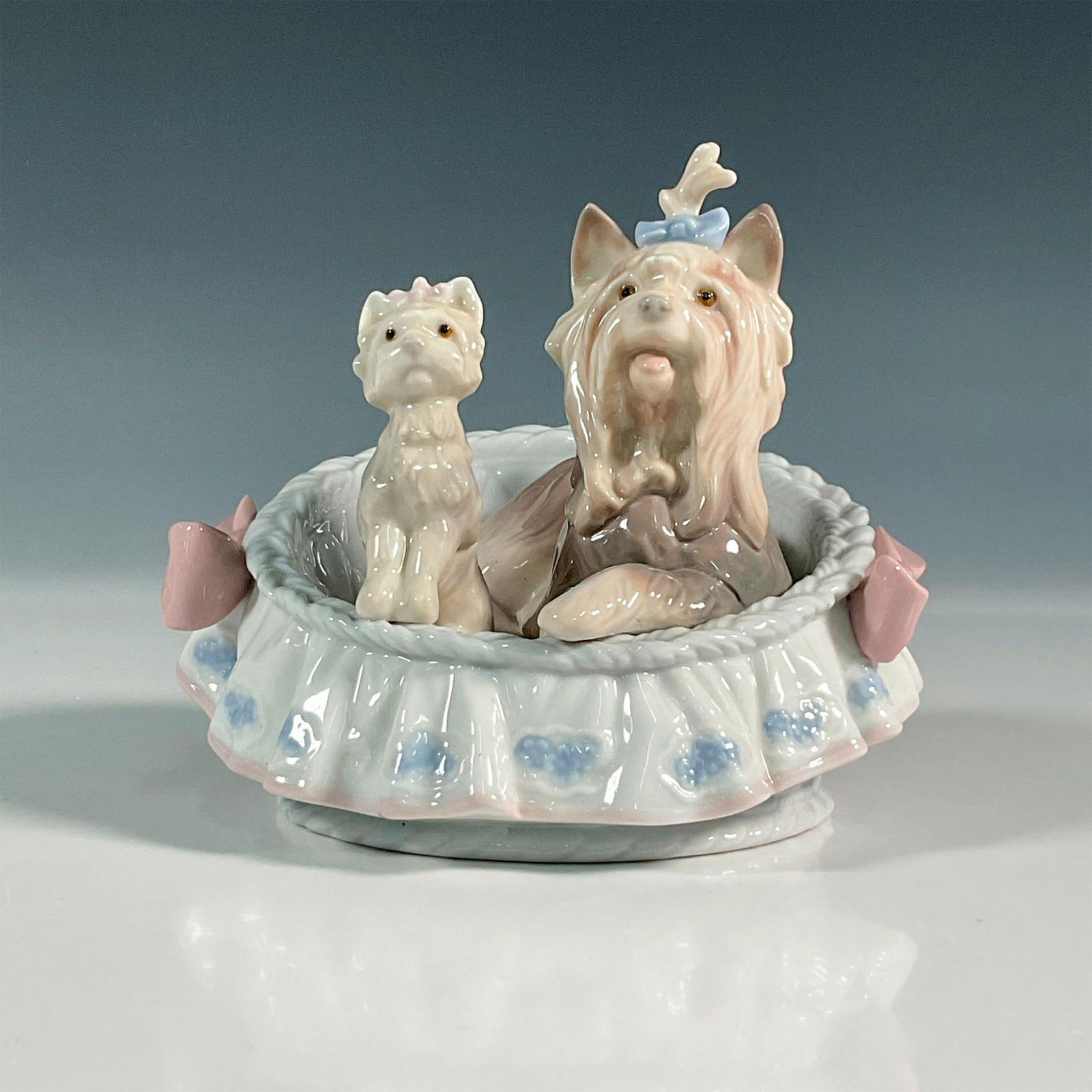 Our Cozy Home 1006469 - Lladro Porcelain Figurine (1 of 3)