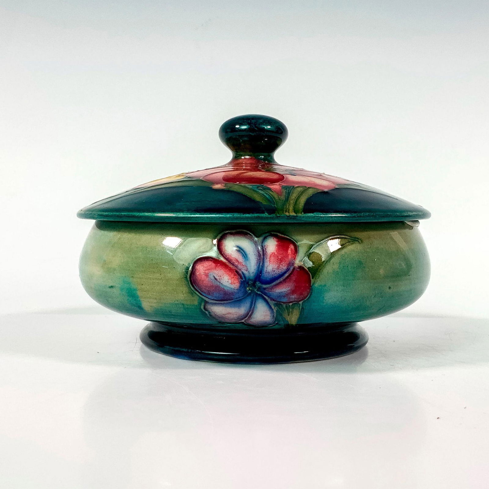 Moorcroft Pottery Clematis Lidded Bowl (1 of 3)