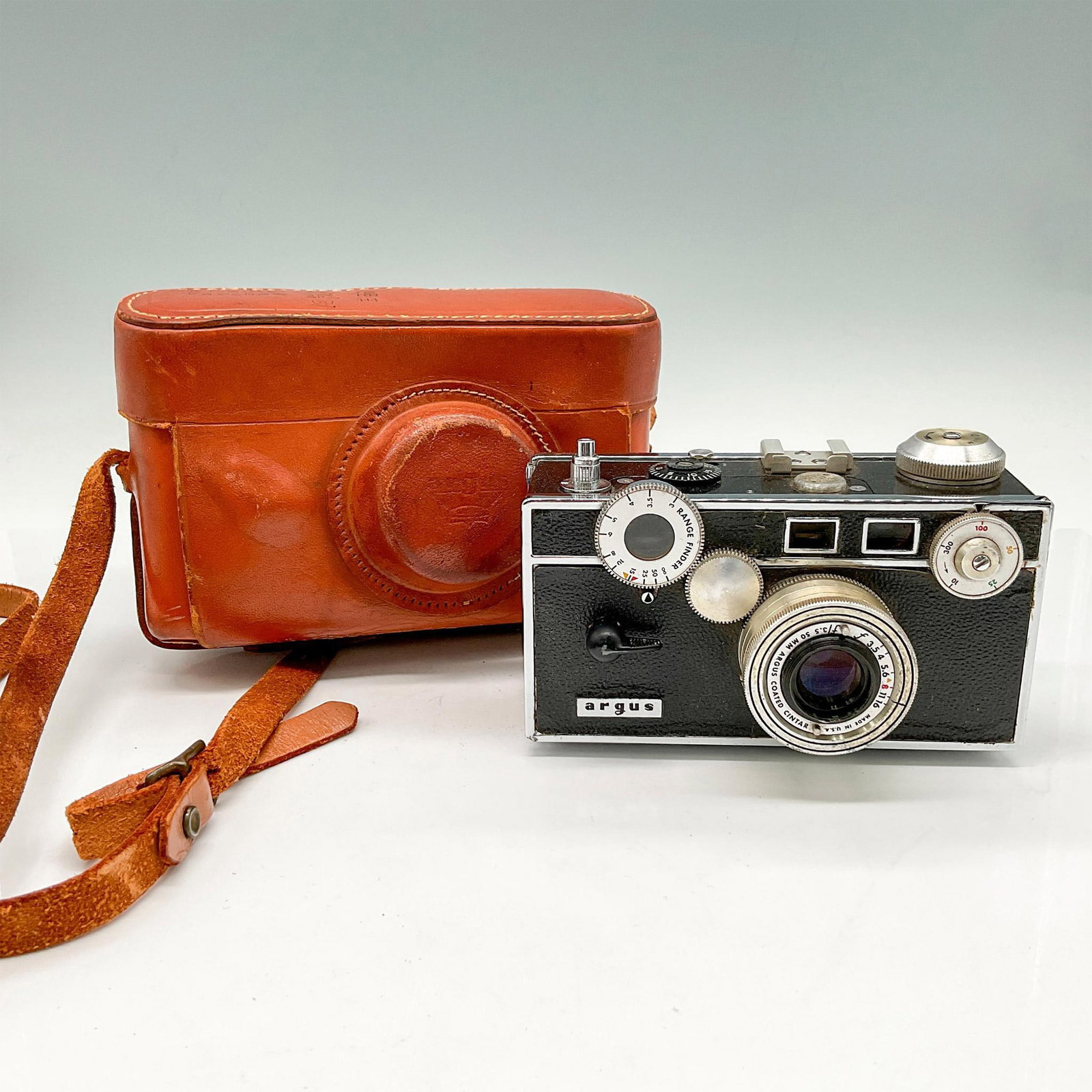 Vintage Argus C3 50mm Rangefinder Camera plus Case (1 of 5)