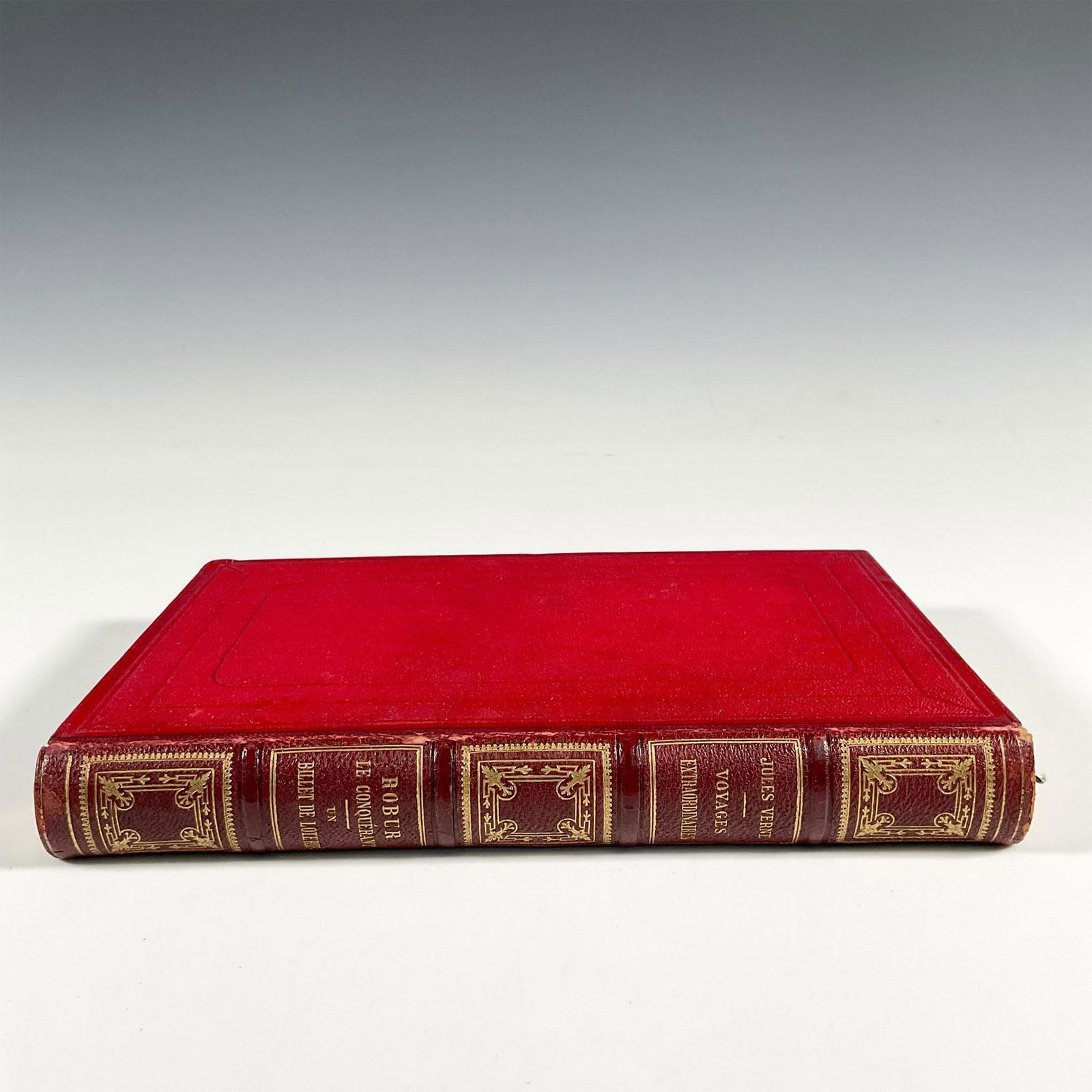 Jules Verne, Robur le Conquerant, Aux Harpons, Red Cover (1 of 4)
