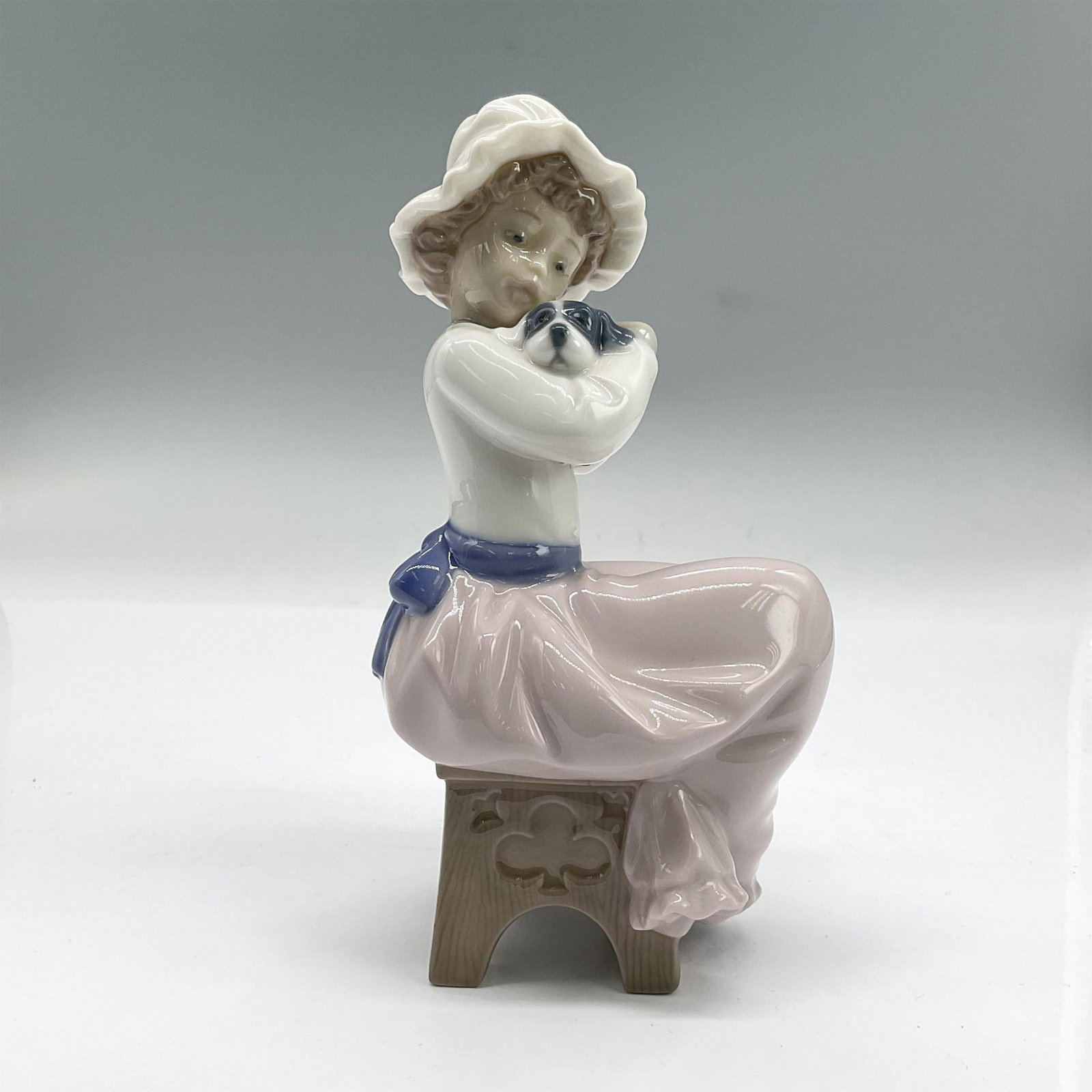 Nao by Lladro Porcelain Figurine, A Big Hug (1 of 4)