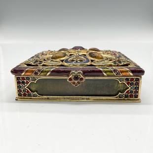 Jay Strongwater Arabesque Box, Alexander: The implementation of chinoiserie style to this gorgeous keepsake box is not lost in this enameled beauty. The colorful design of blue, purple, red and yellow crystals with the green enamel over the