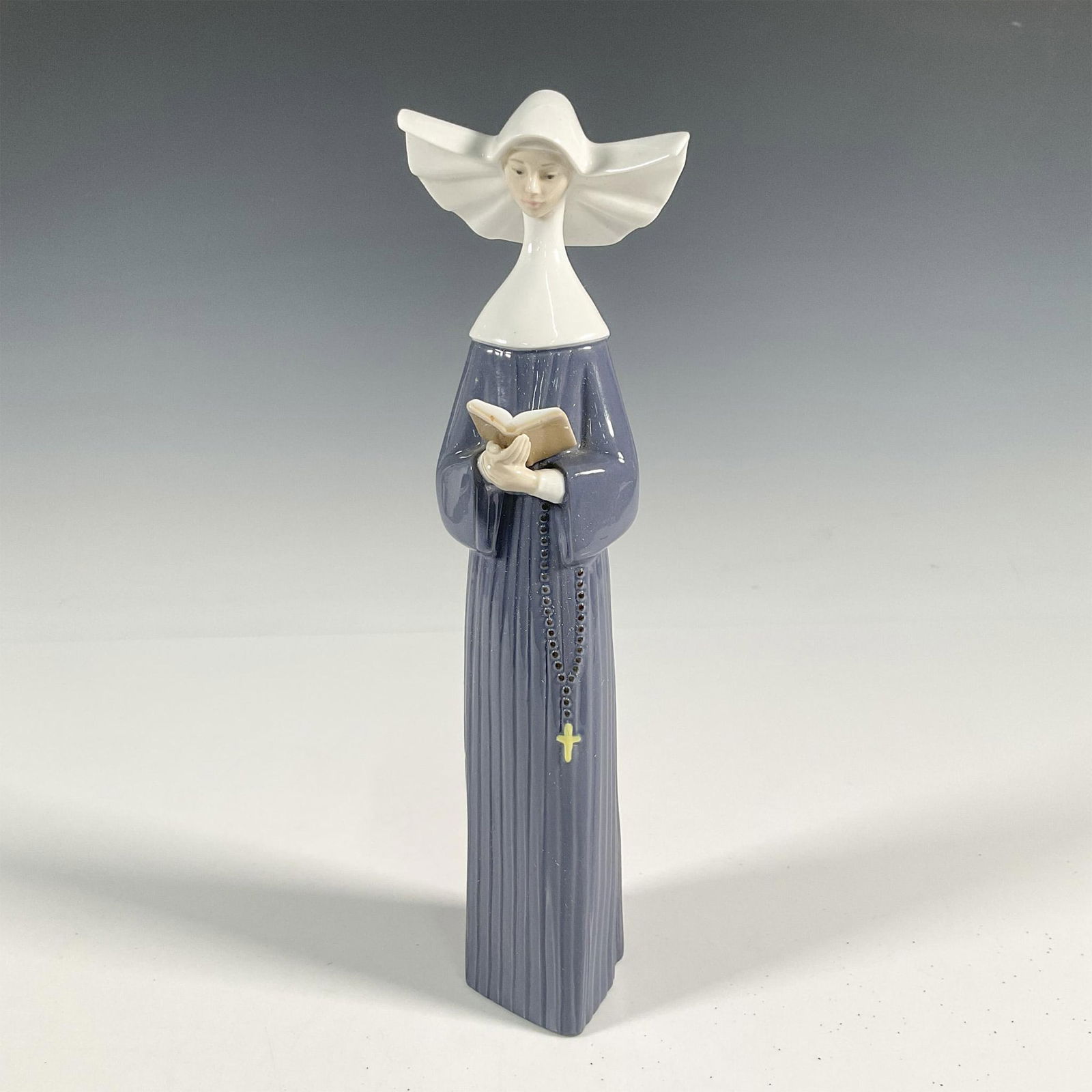 Prayerful Moment 1005500 - Lladro Porcelain Figurine (1 of 4)