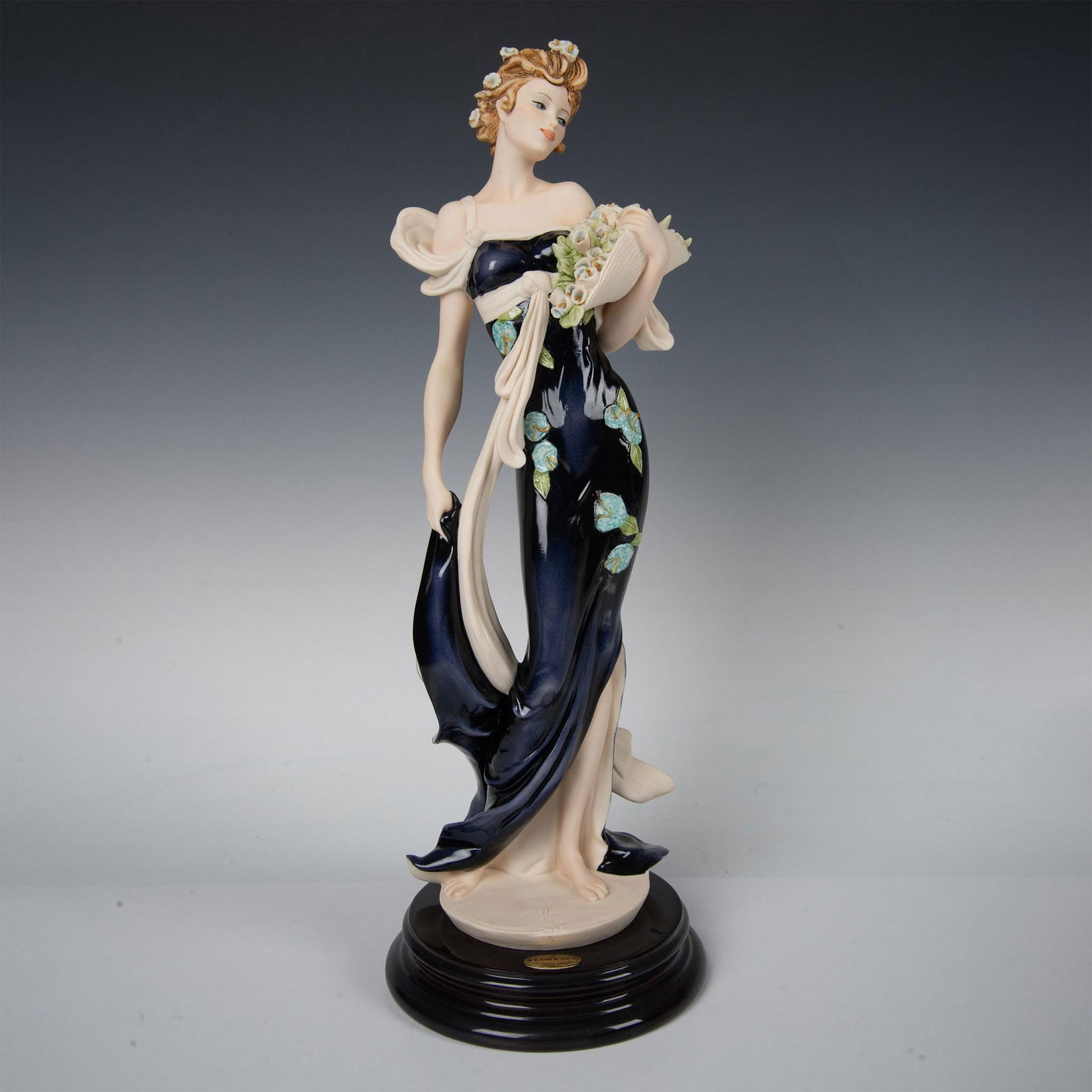 Florence Sculture d'Arte Giuseppe Armani Figurine, Spring Bluebell 1333C (1 of 7)