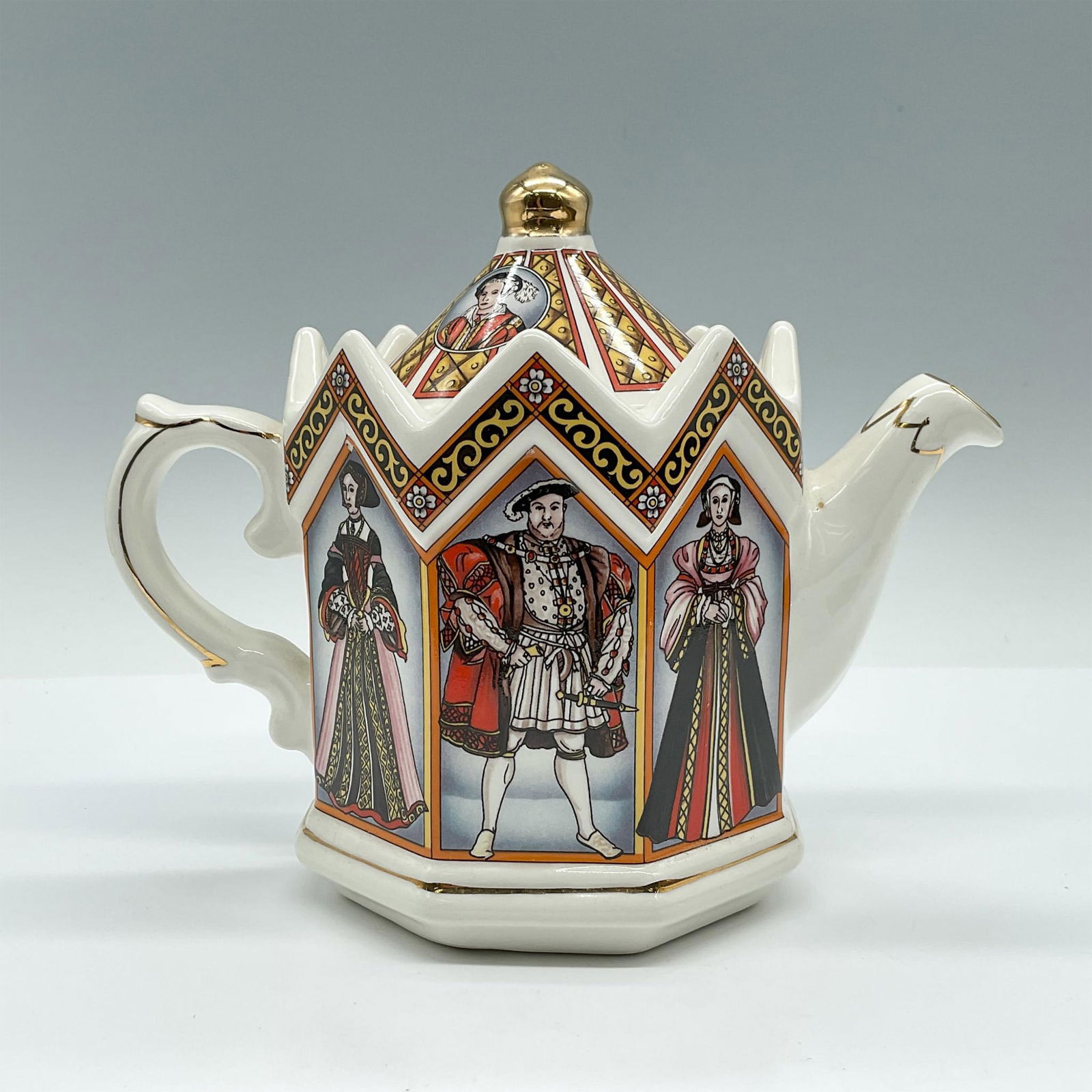 Sadler Lidded Teapot, King Henry Viii & 6 Wives Auction