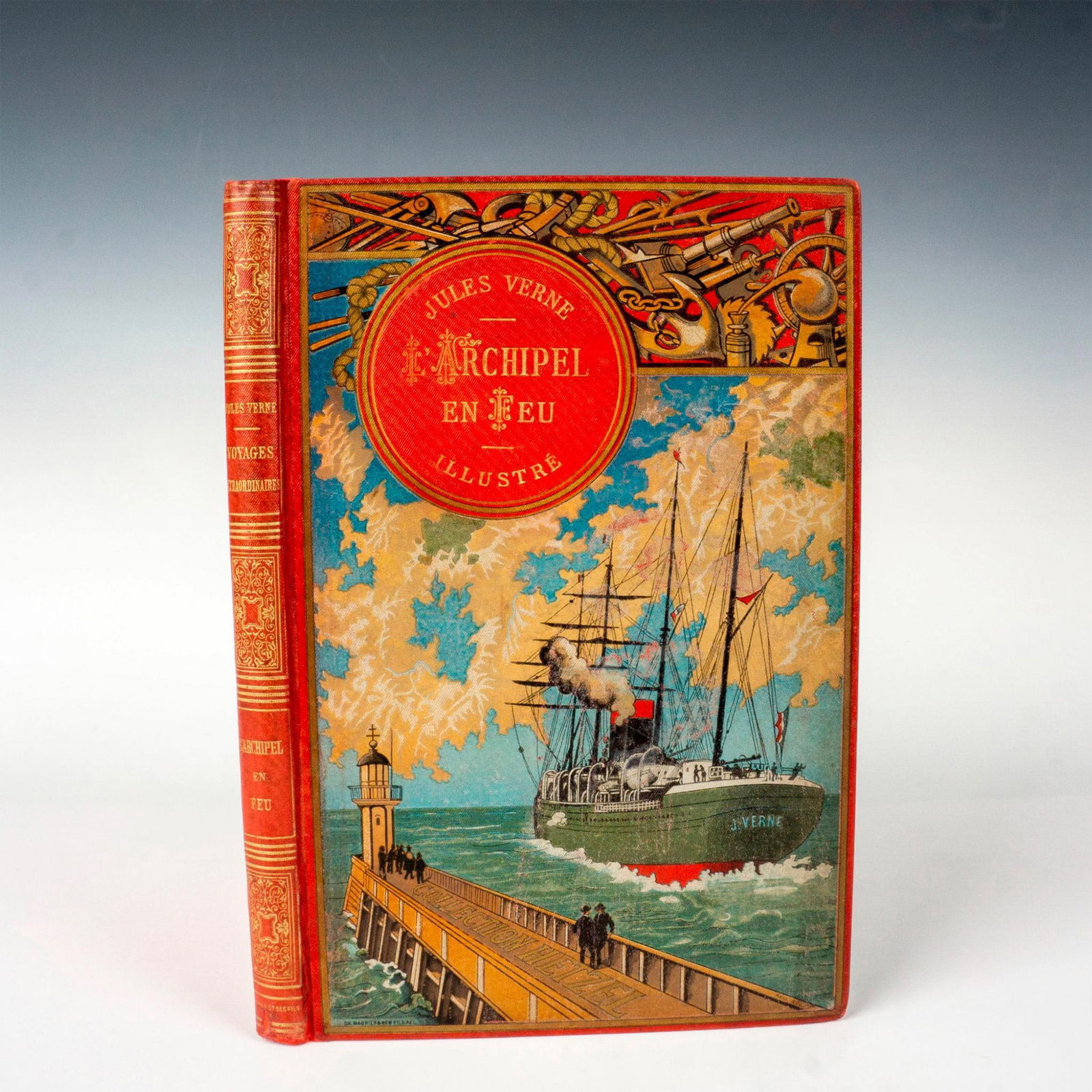 Jules Verne, L'Archipel en Feu, Au Steamer Red Macaron (1 of 4)