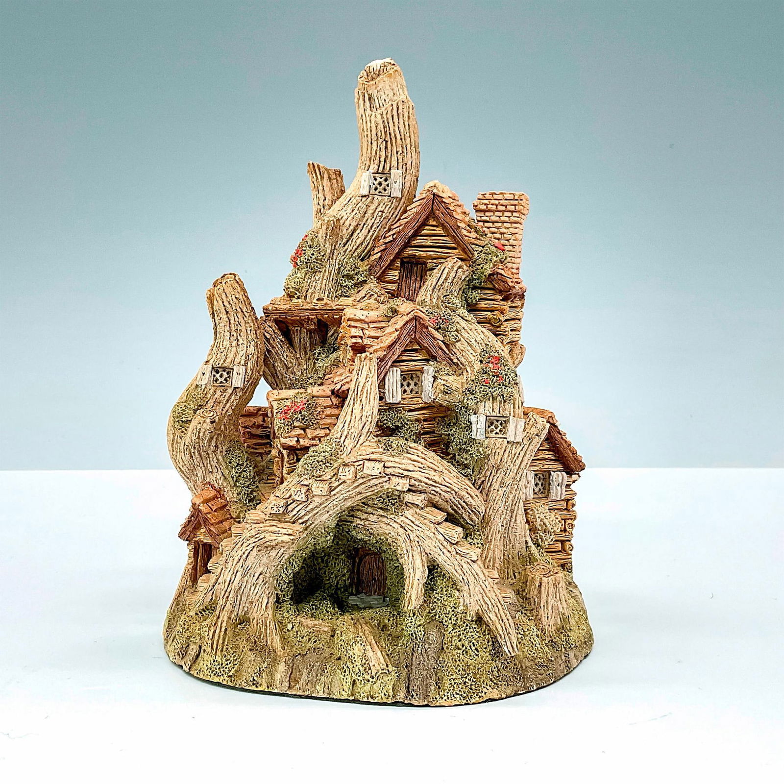 2pc David Winter Figure Woodcutter Cottage & Collector Book (1 of 3)