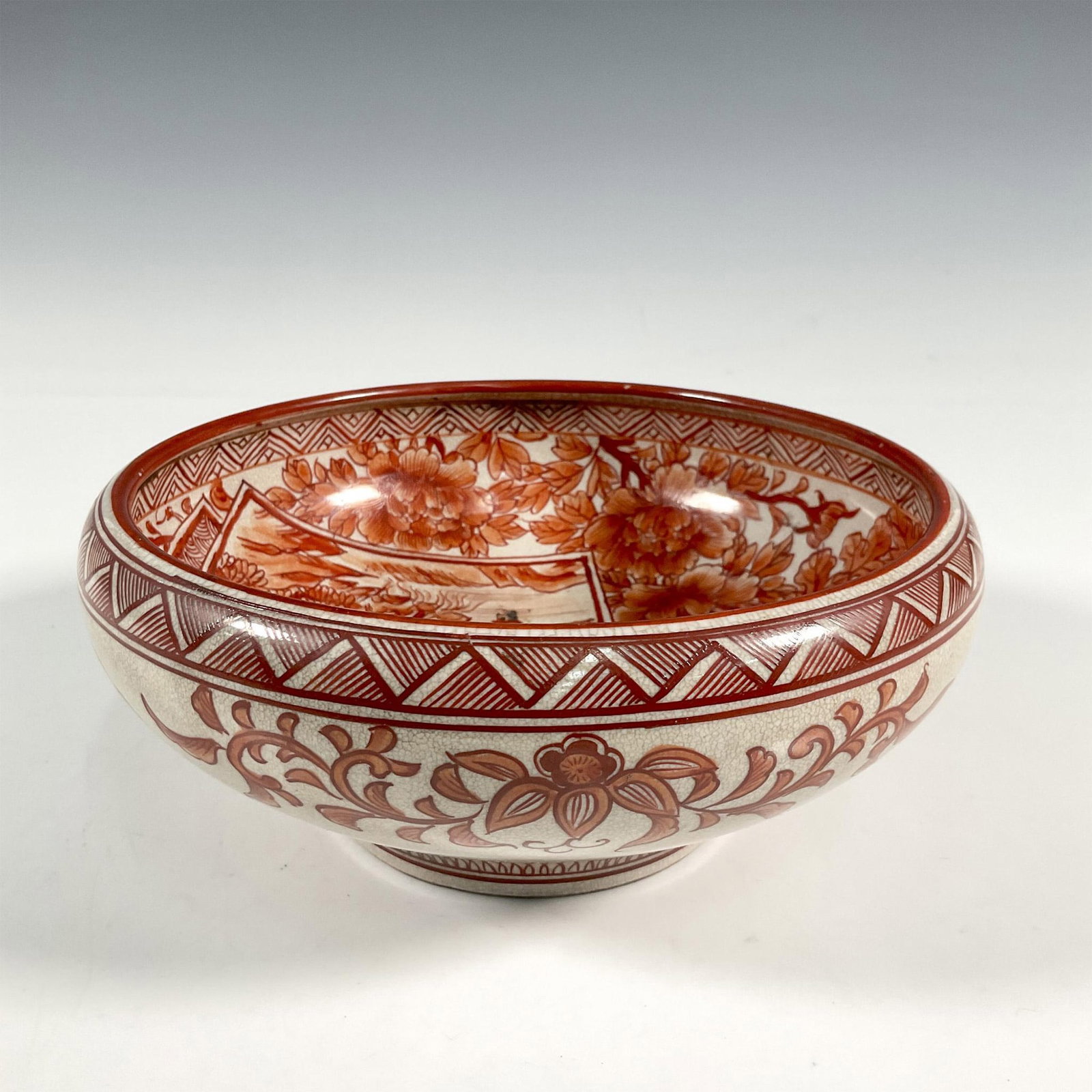 Japanese Kutani Porcelain Footed Bowl (1 of 3)